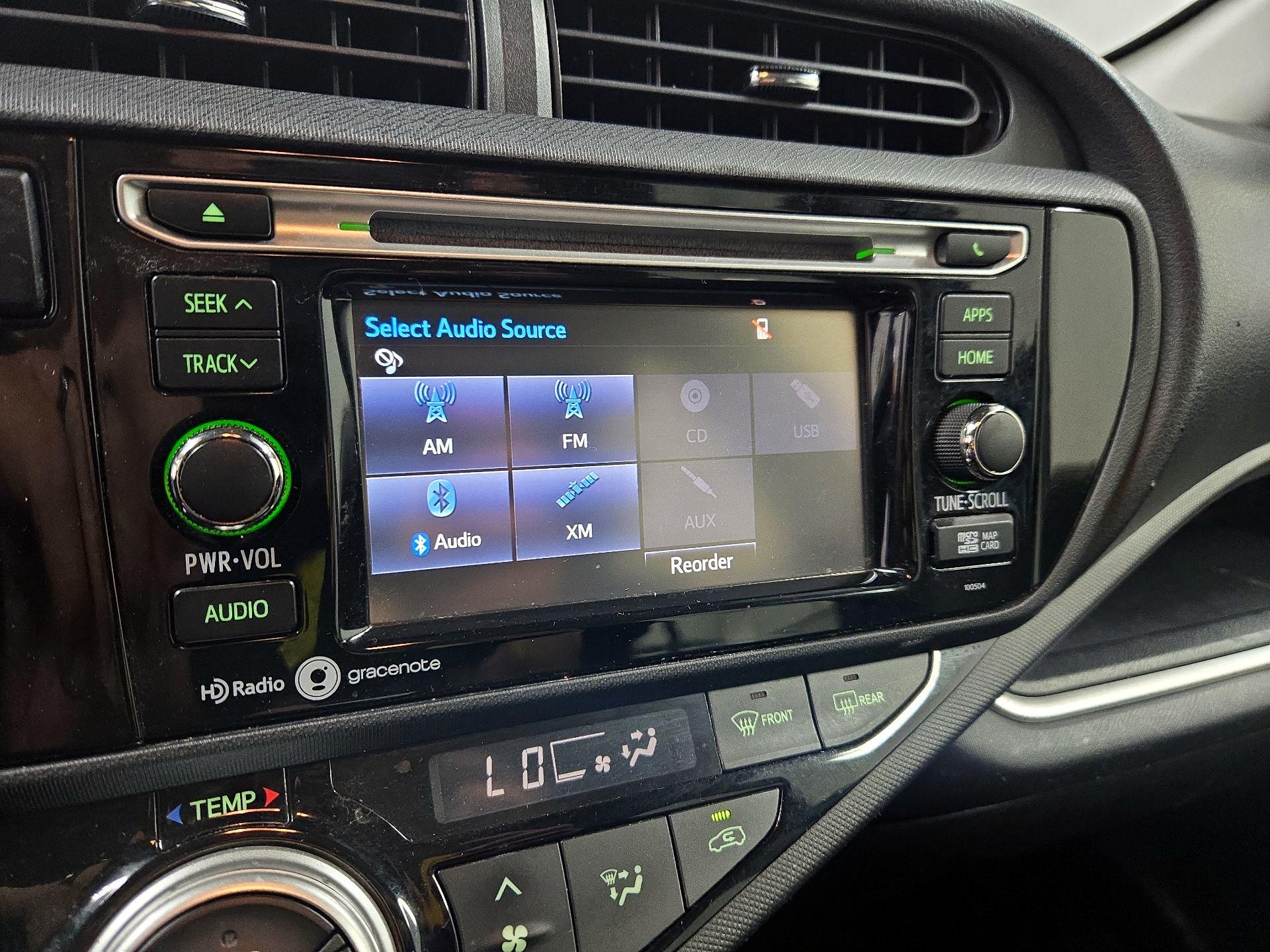 Thumbnail: 2015 Toyota Prius c - 16