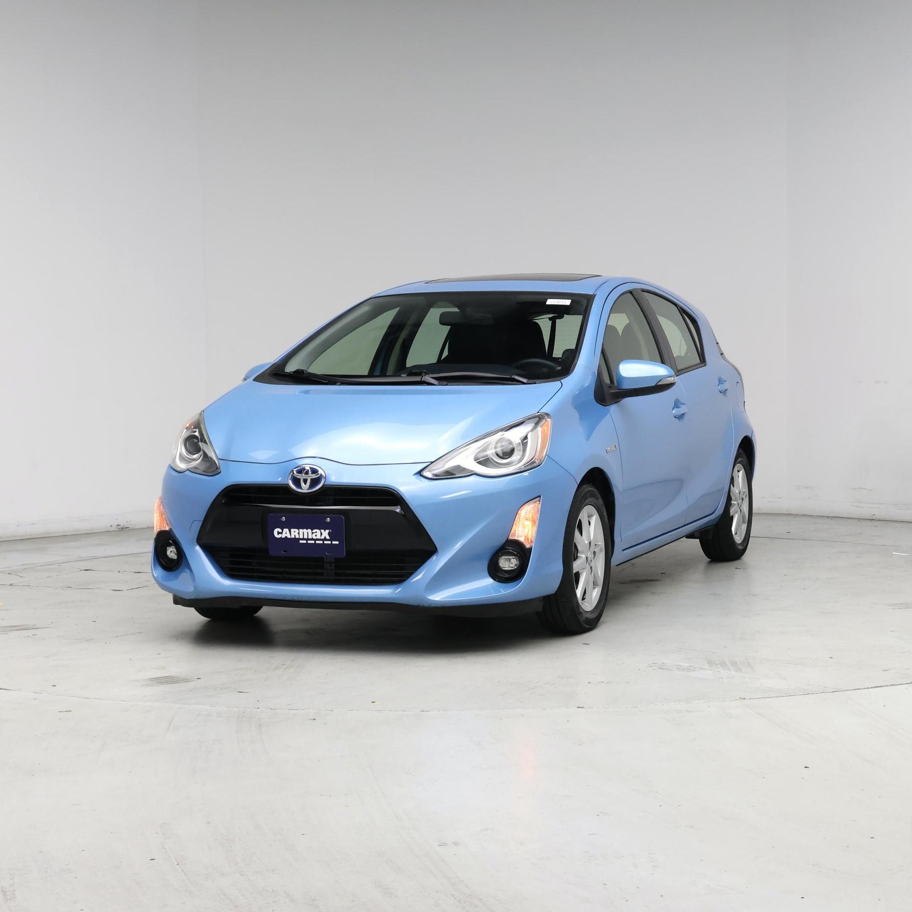 Thumbnail: 2015 Toyota Prius c - 4