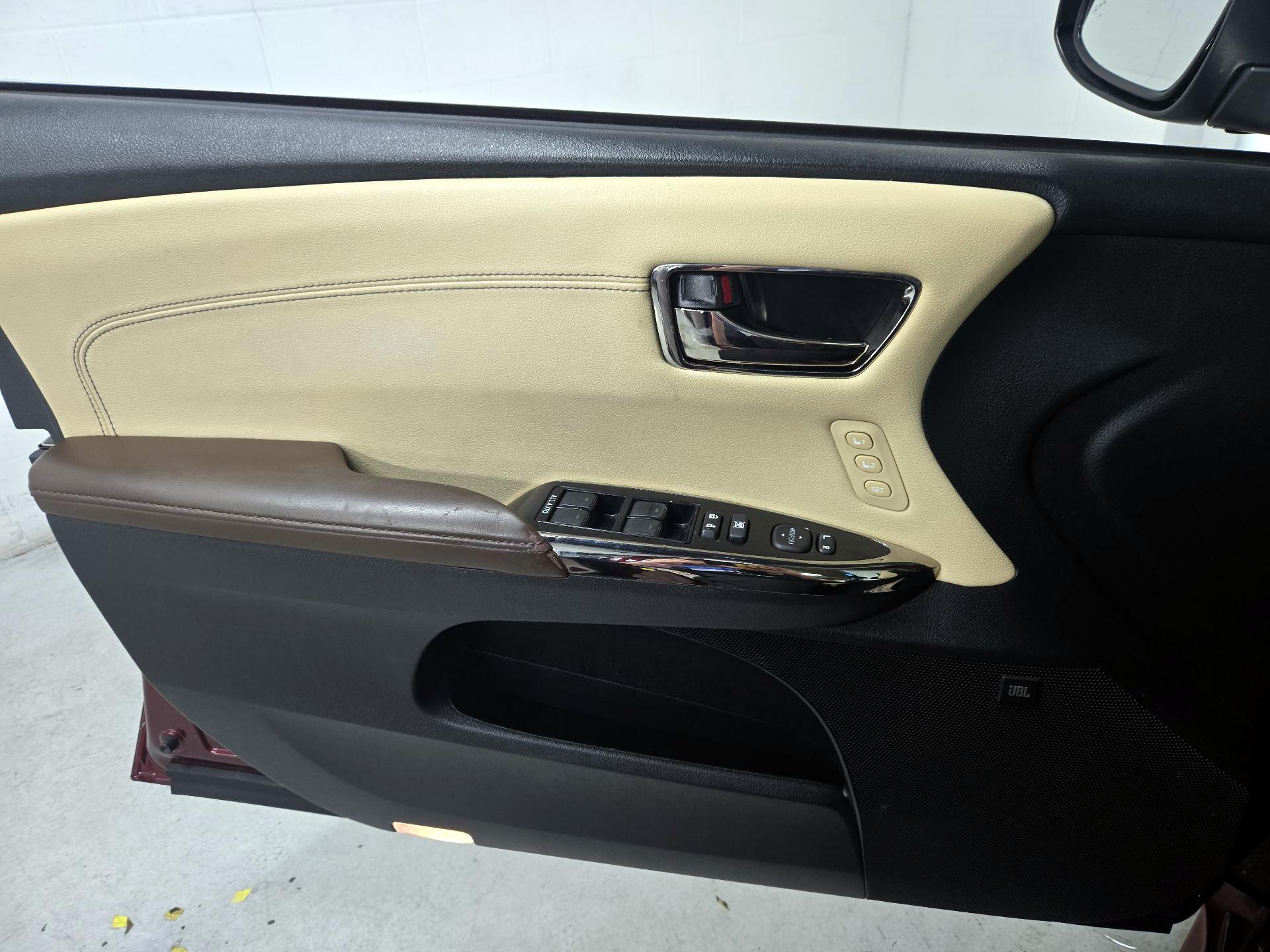Thumbnail: 2016 Toyota Avalon - 12