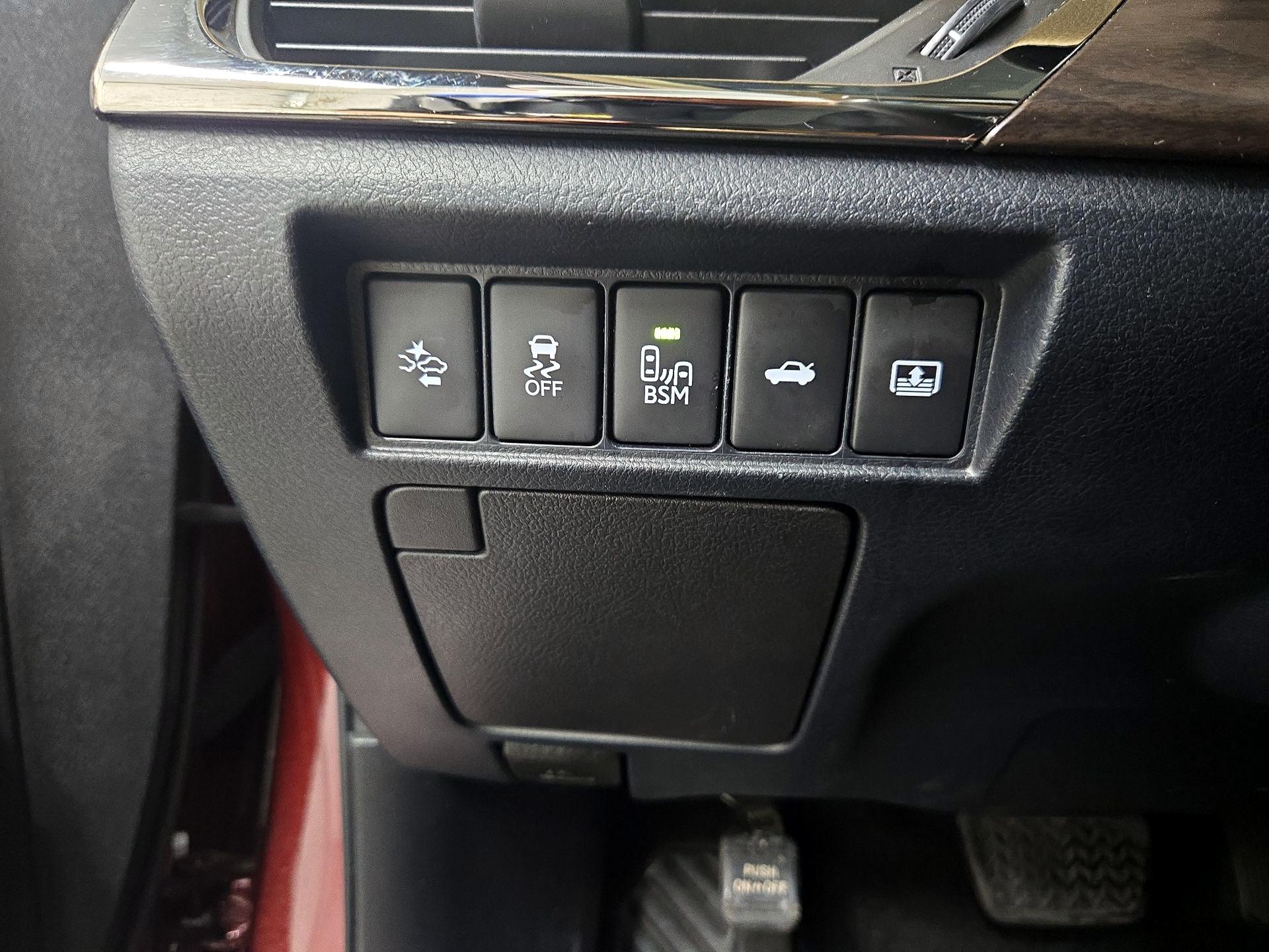 Thumbnail: 2016 Toyota Avalon - 13