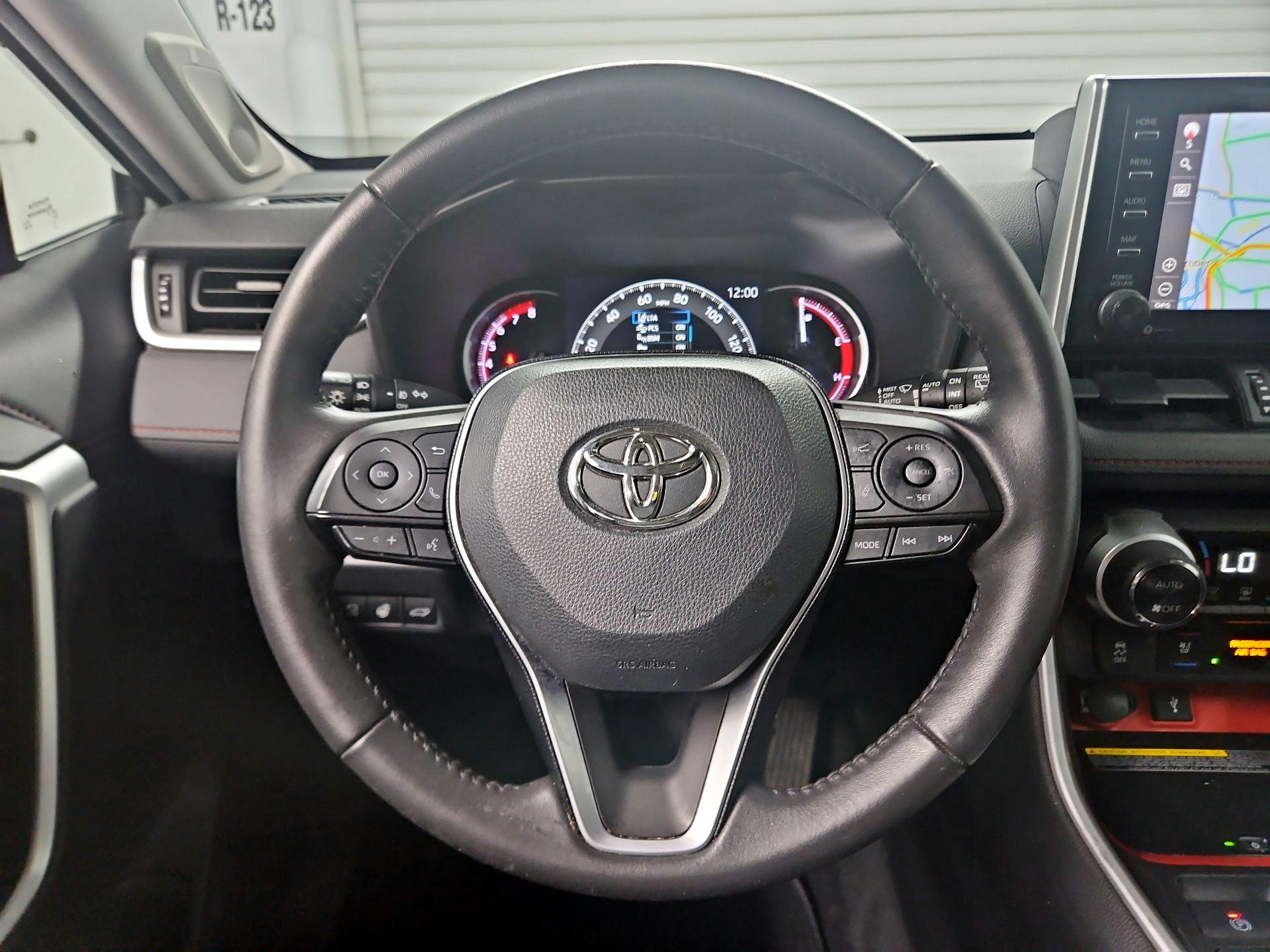 Thumbnail: 2020 Toyota RAV4 - 10