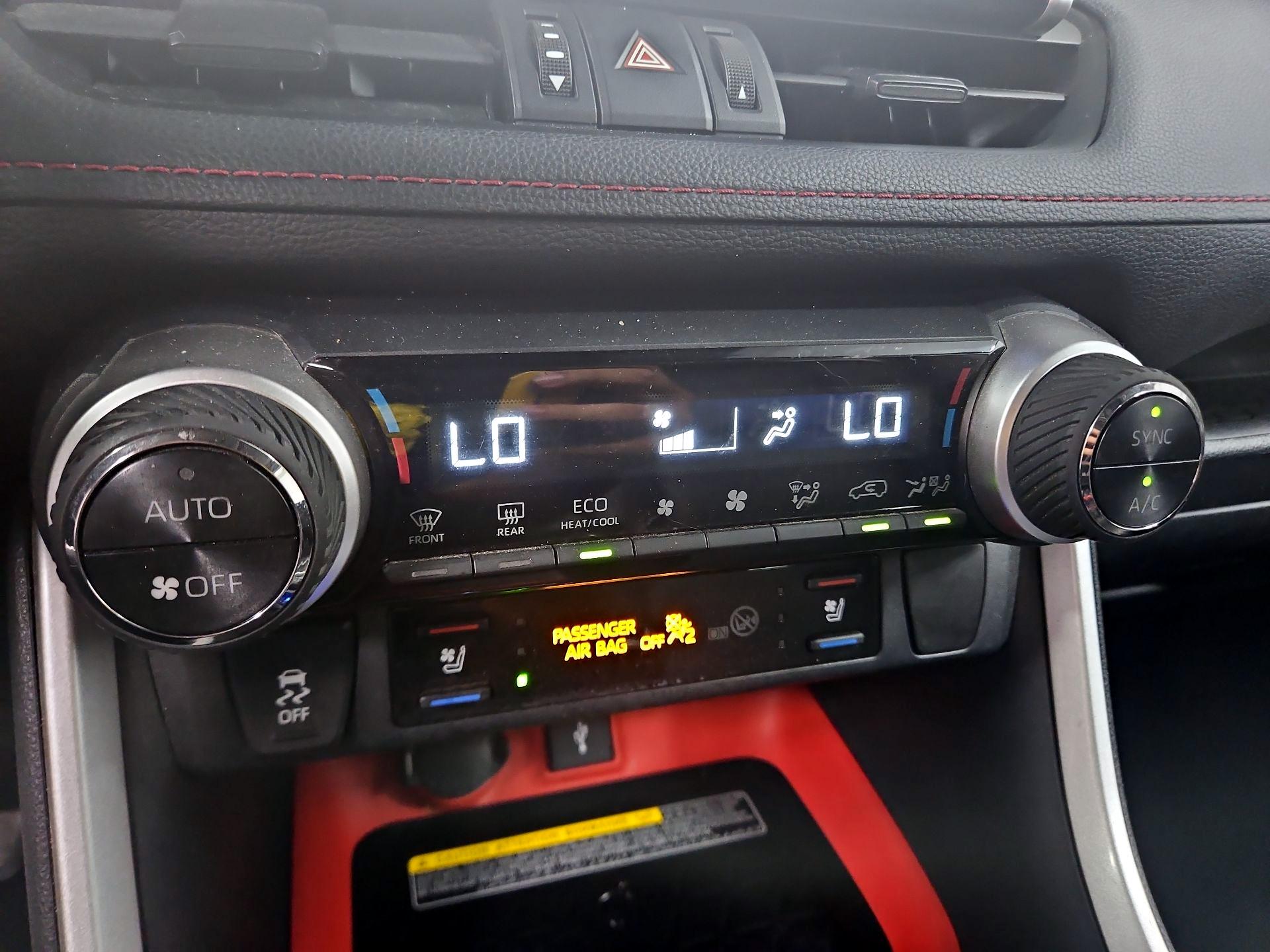 Thumbnail: 2020 Toyota RAV4 - 17