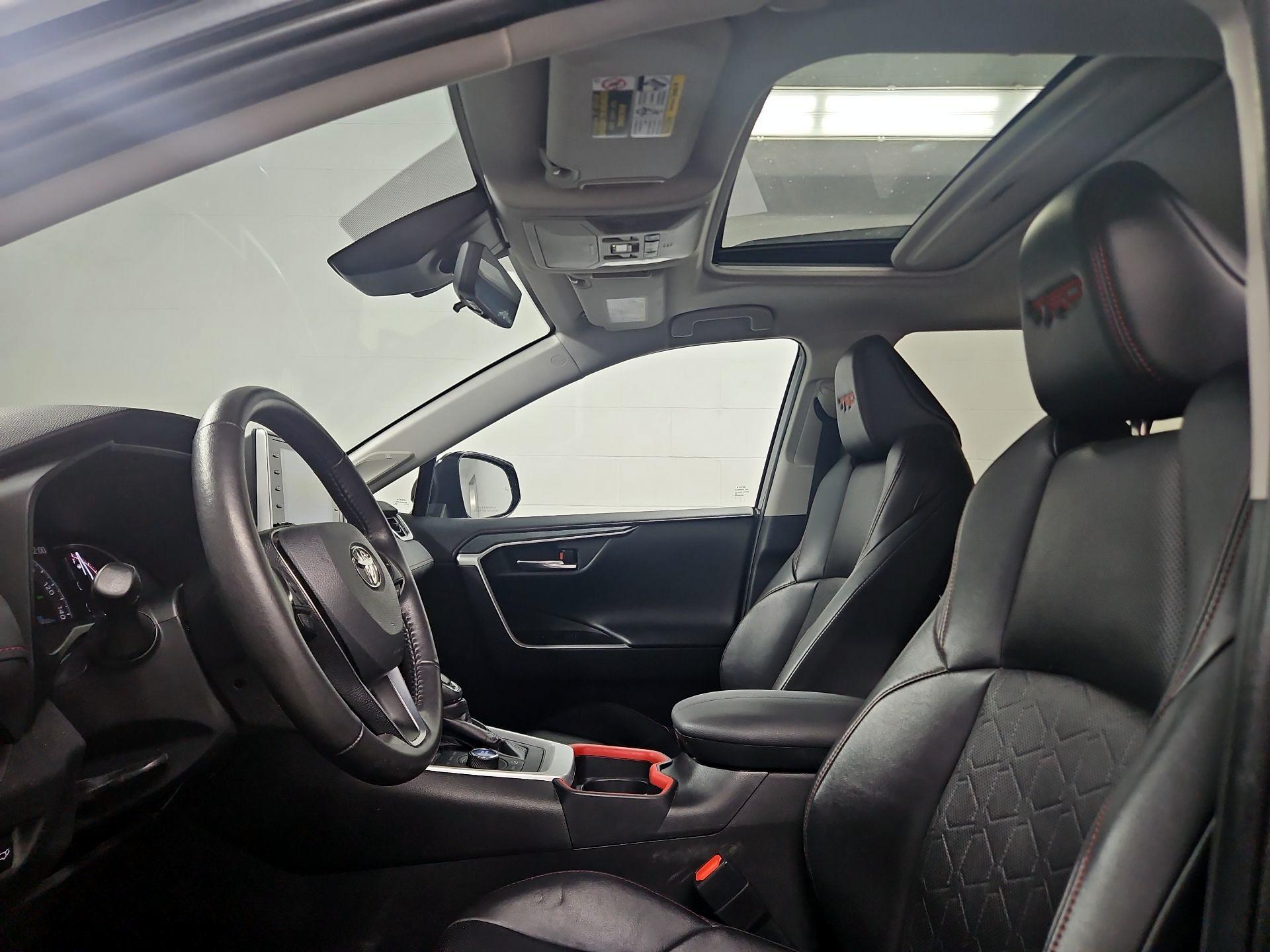 Thumbnail: 2020 Toyota RAV4 - 20
