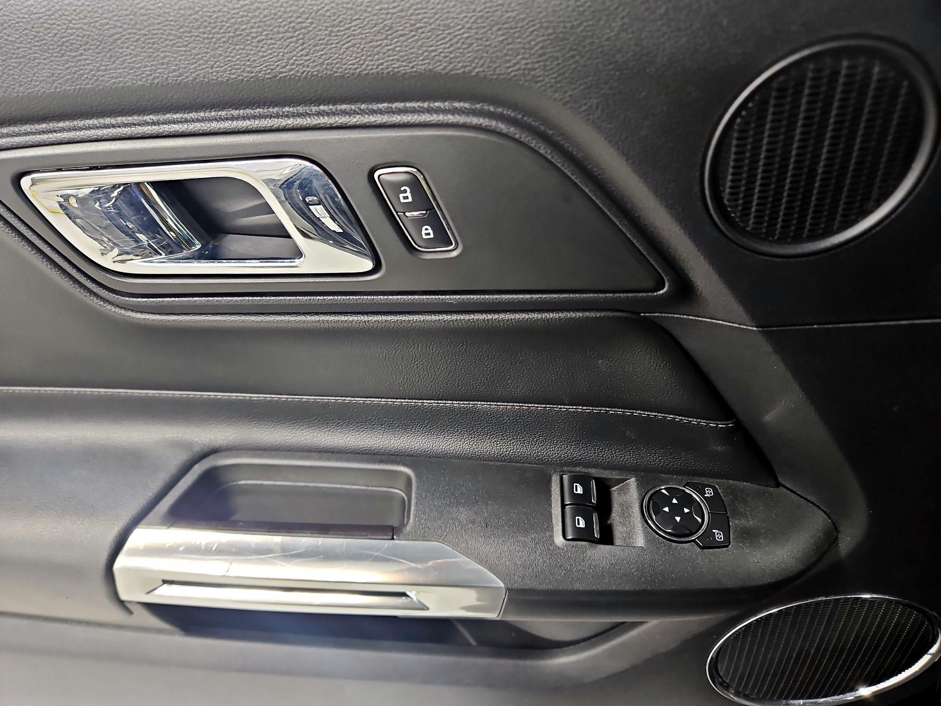 Thumbnail: 2015 Ford Mustang - 12