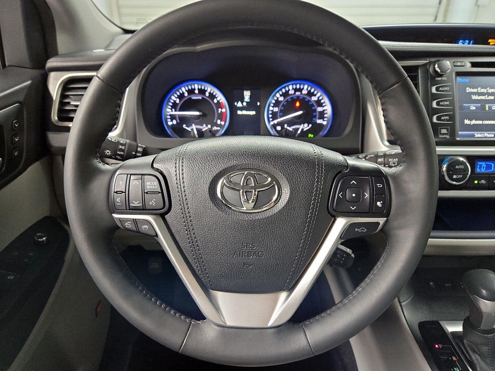 Thumbnail: 2016 Toyota Highlander - 10