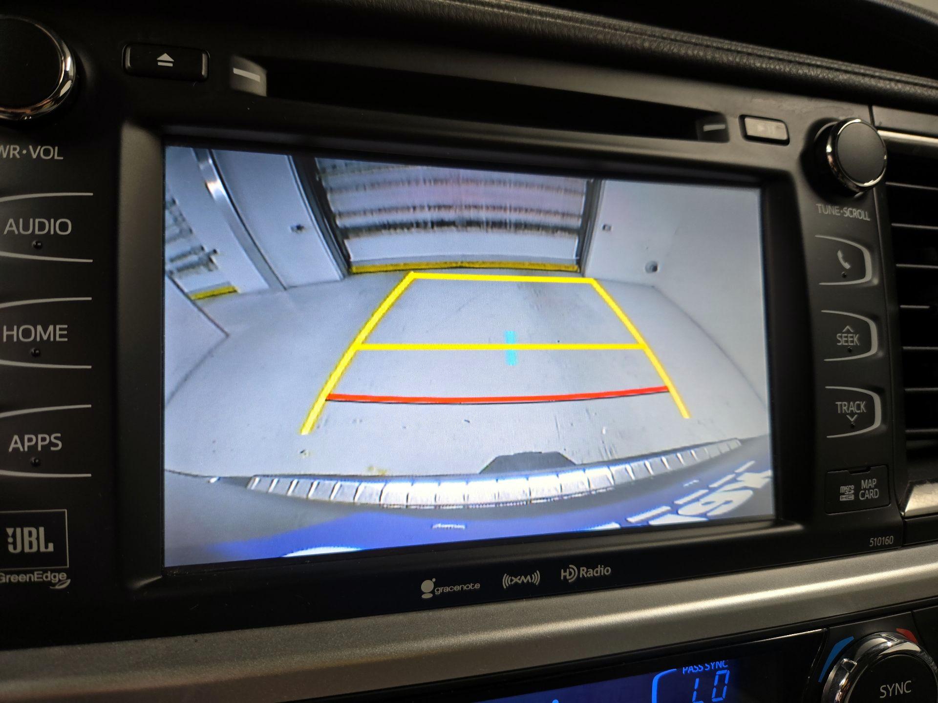 Thumbnail: 2016 Toyota Highlander - 15