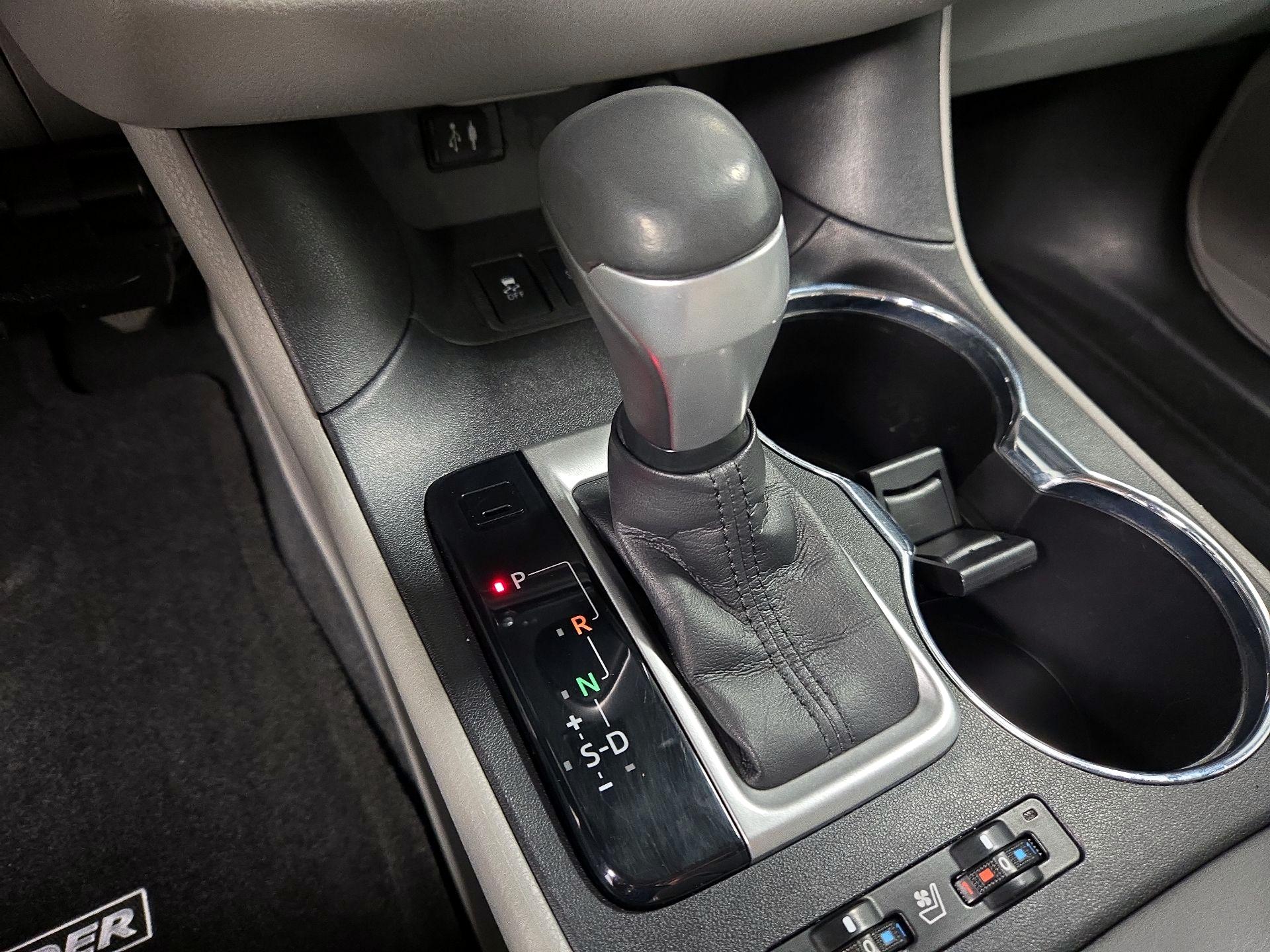 Thumbnail: 2016 Toyota Highlander - 18