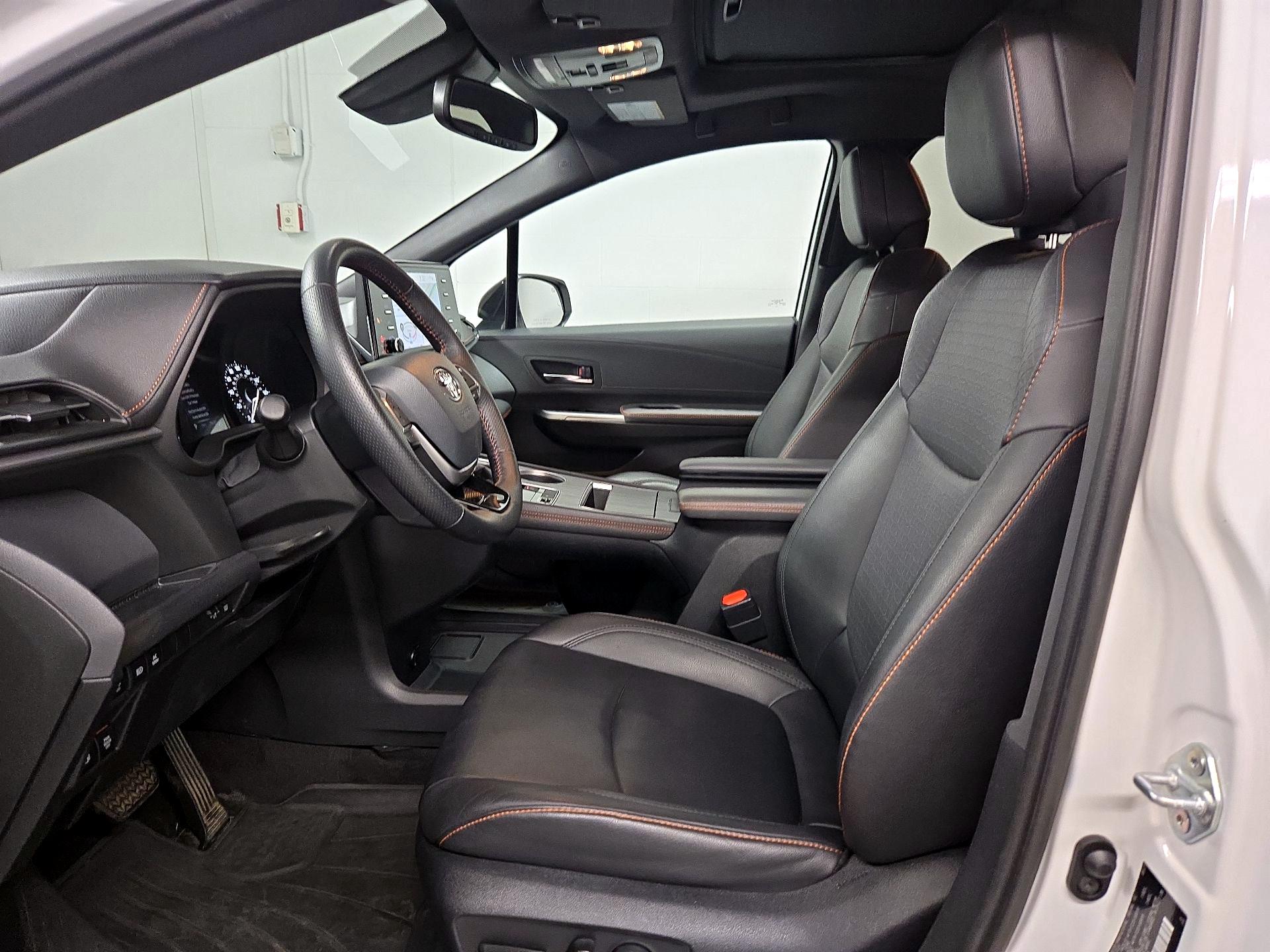 Thumbnail: 2021 Toyota Sienna - 11