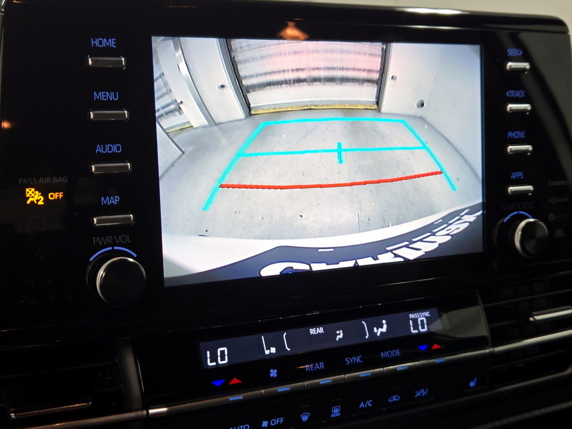 Thumbnail: 2021 Toyota Sienna - 15