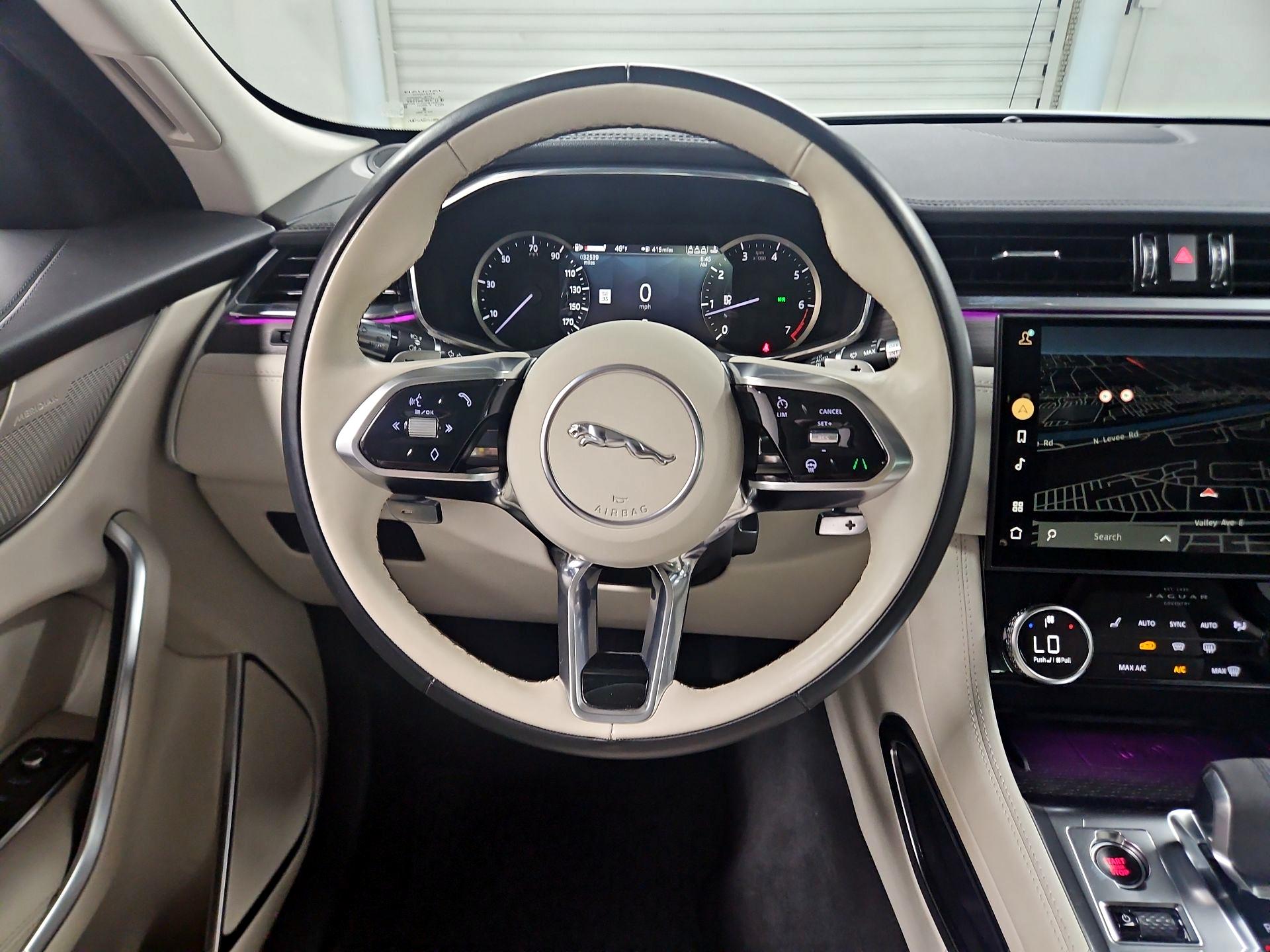 Thumbnail: 2022 Jaguar F-Pace - 10