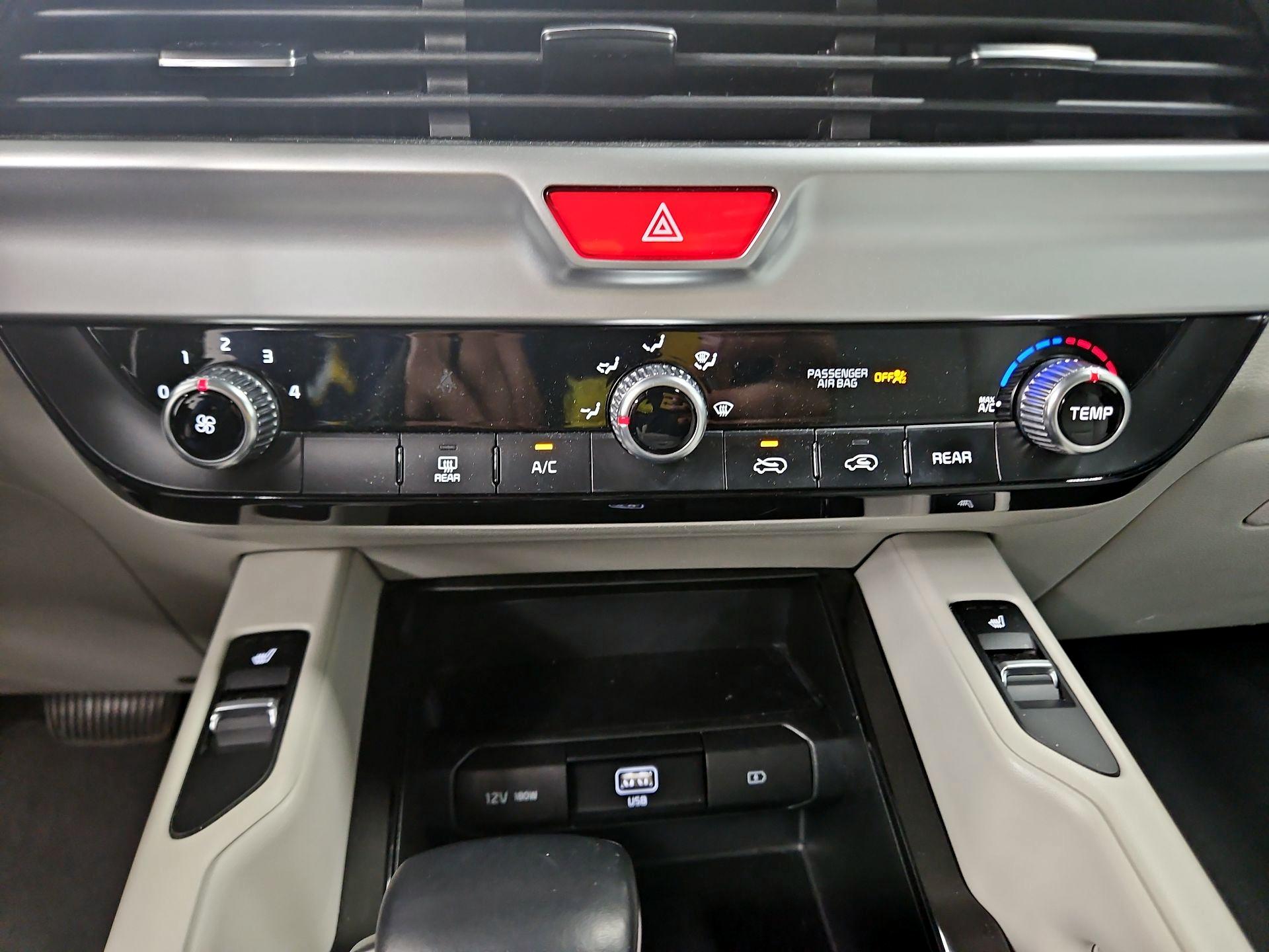 Thumbnail: 2020 Kia Telluride - 16