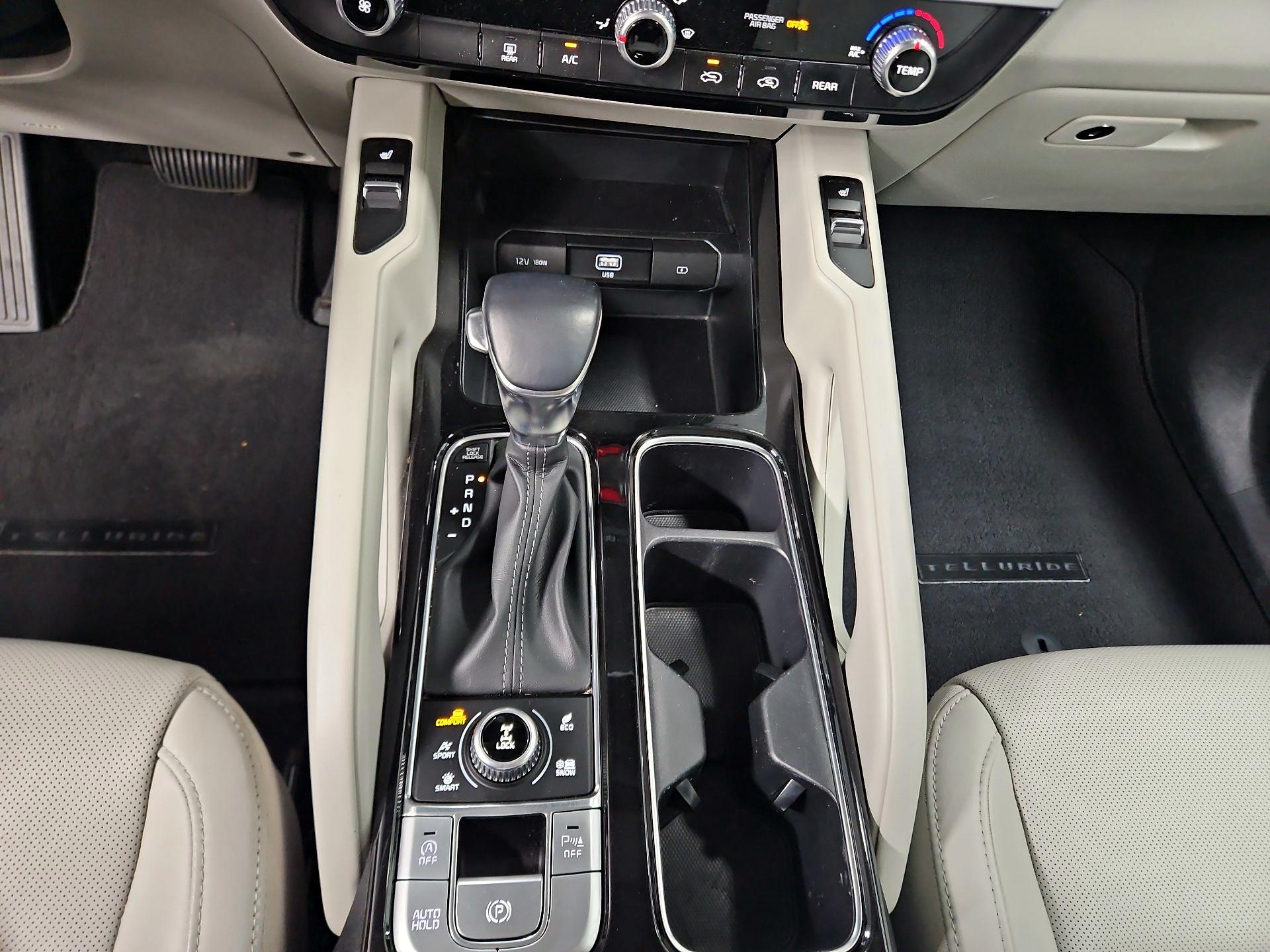 Thumbnail: 2020 Kia Telluride - 17