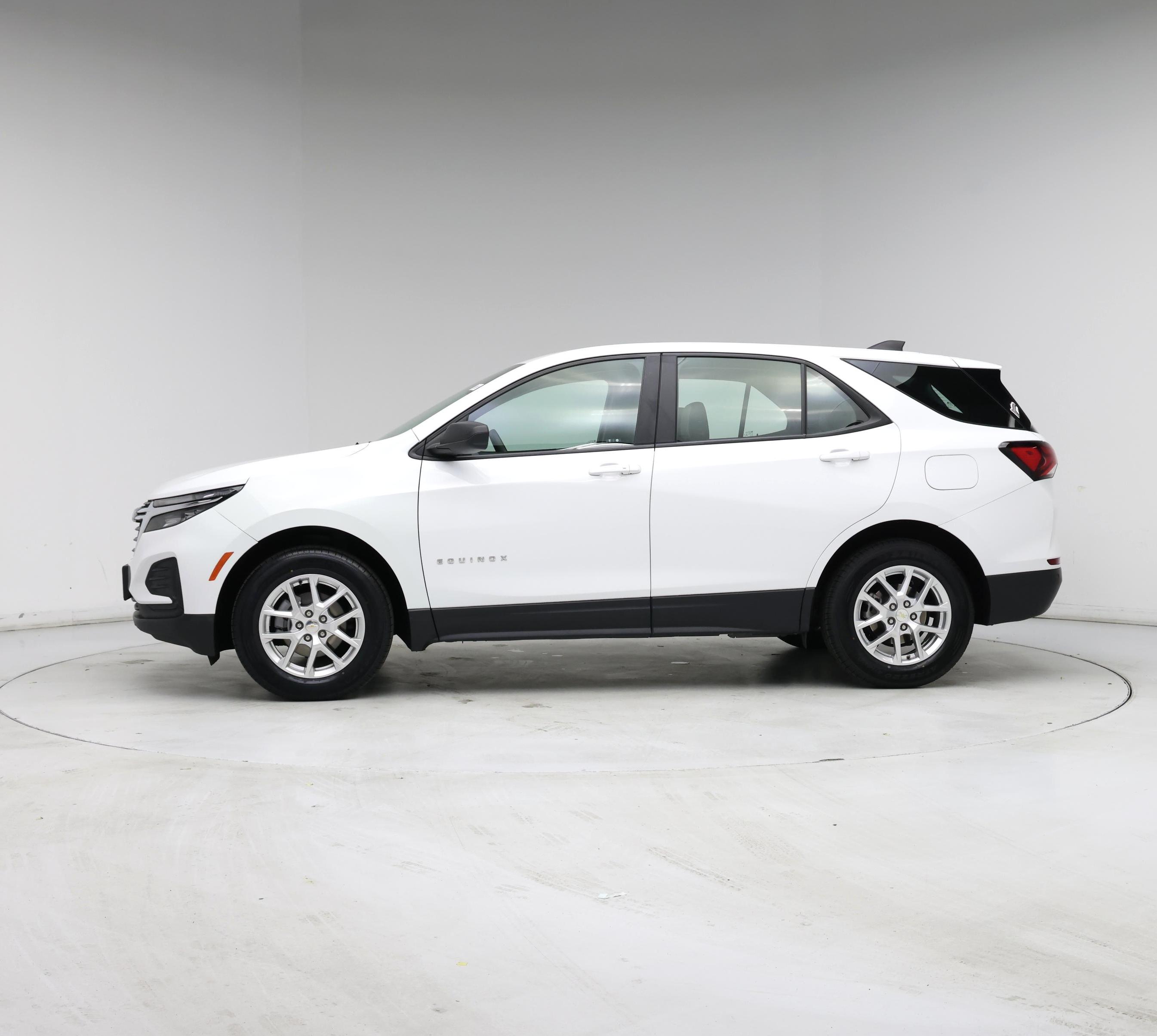 Thumbnail: 2022 Chevrolet Equinox - 3
