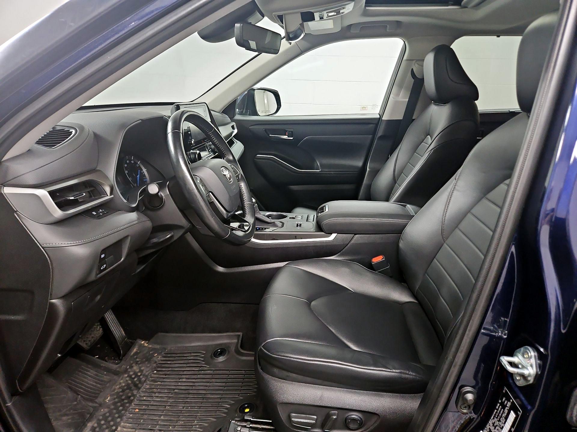 Thumbnail: 2020 Toyota Highlander - 11