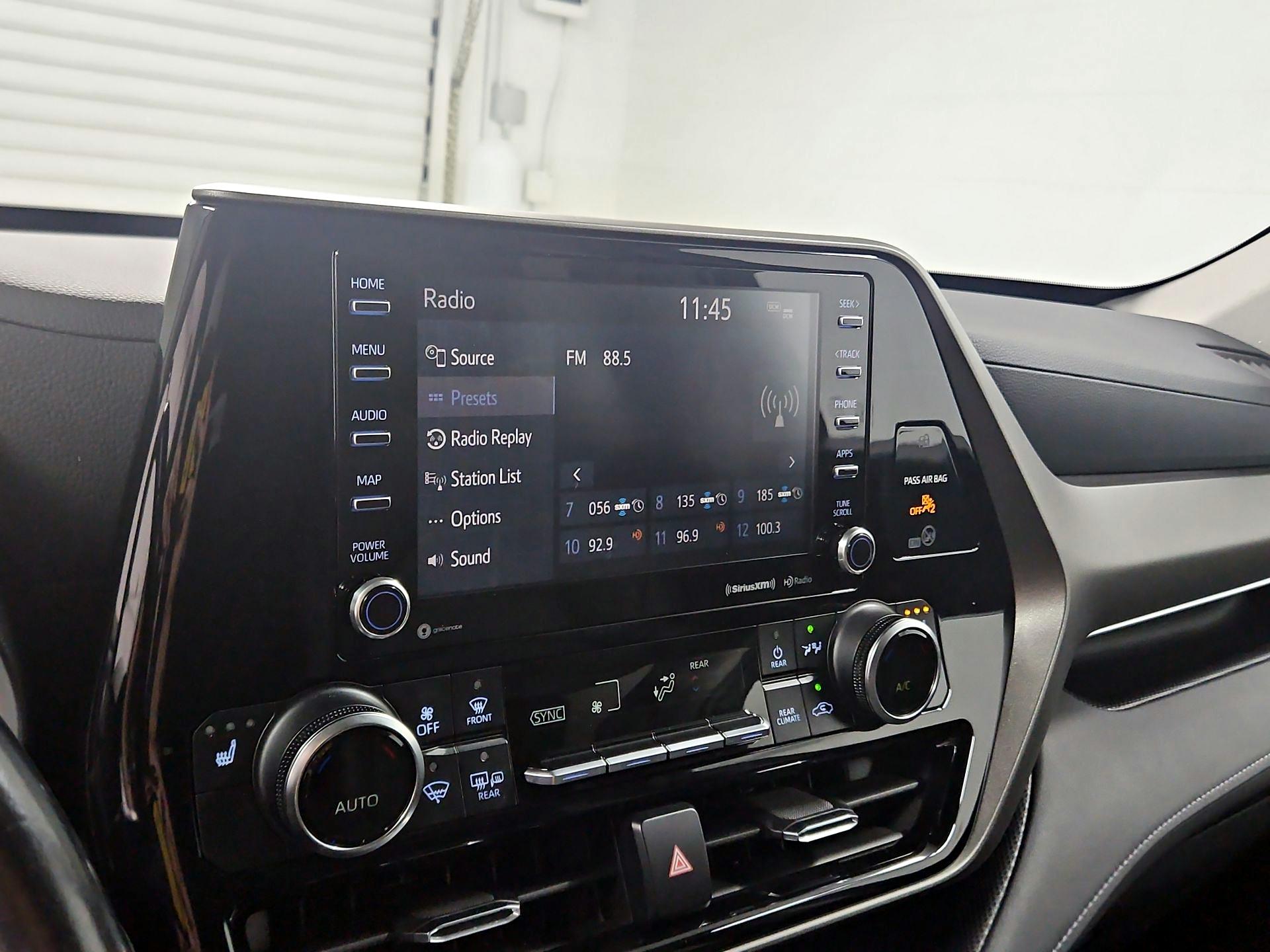Thumbnail: 2020 Toyota Highlander - 16