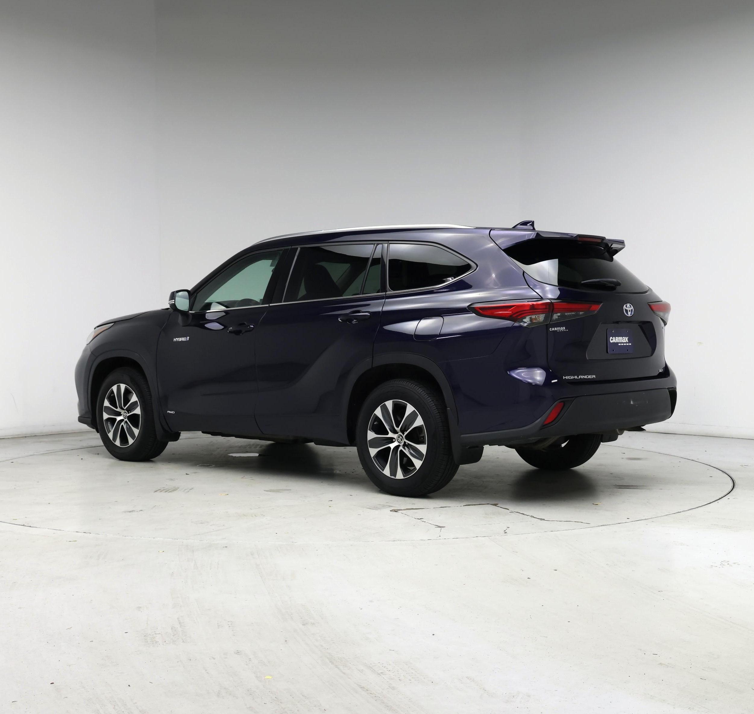 Thumbnail: 2020 Toyota Highlander - 2