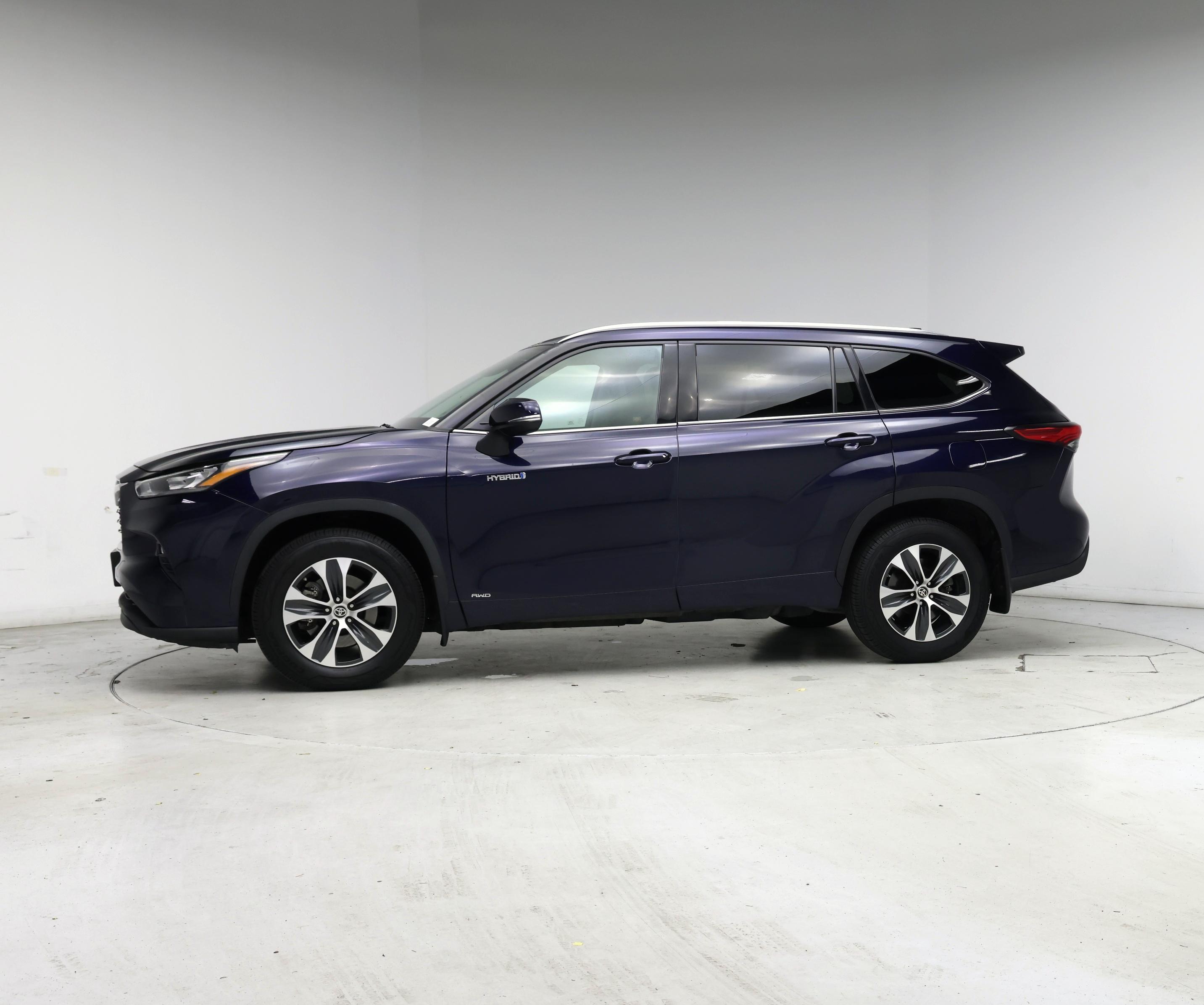 Thumbnail: 2020 Toyota Highlander - 3