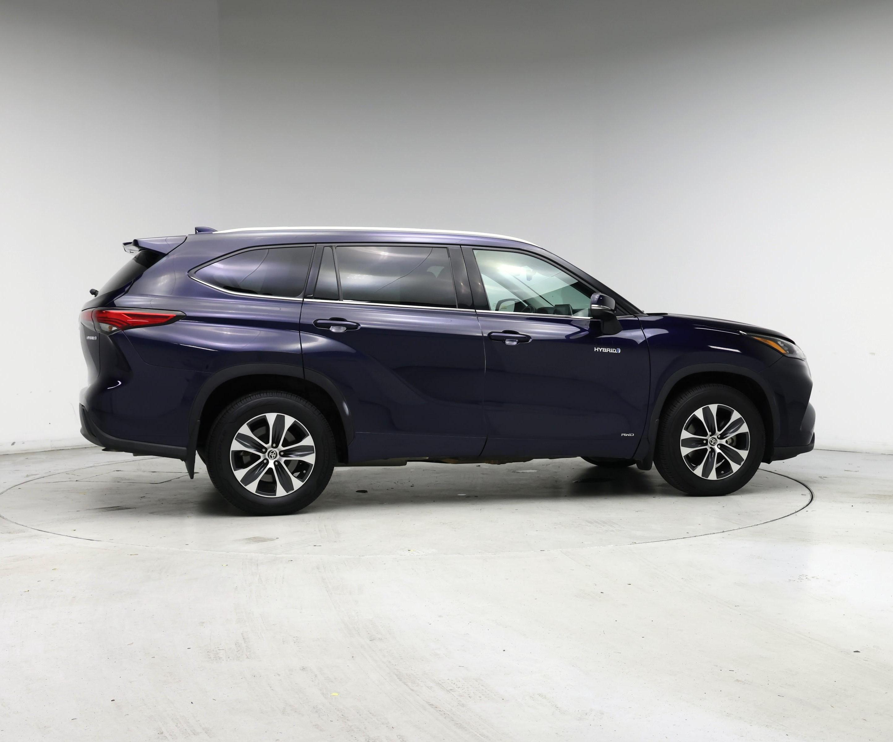 Thumbnail: 2020 Toyota Highlander - 7