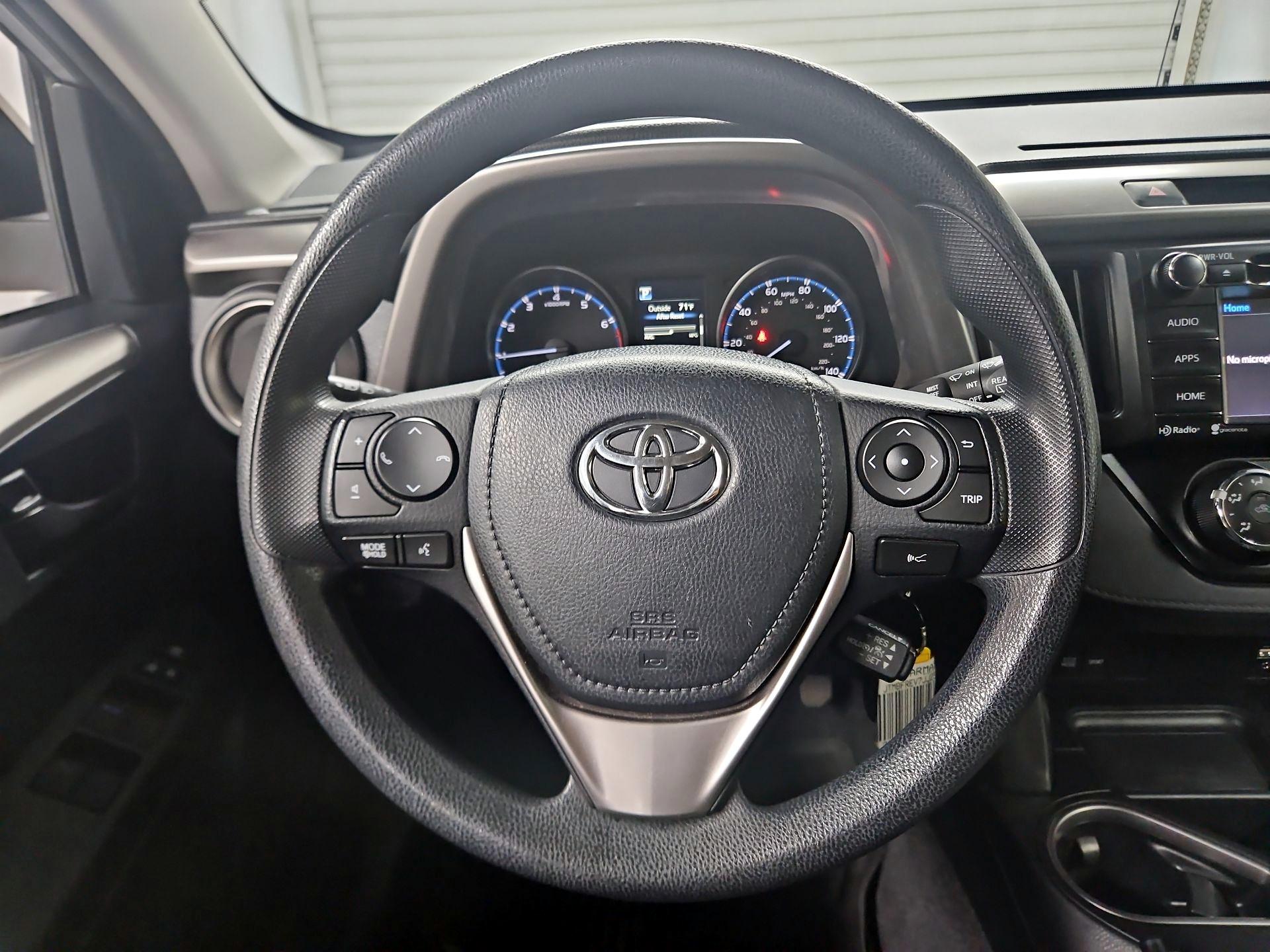 Thumbnail: 2018 Toyota RAV4 - 10