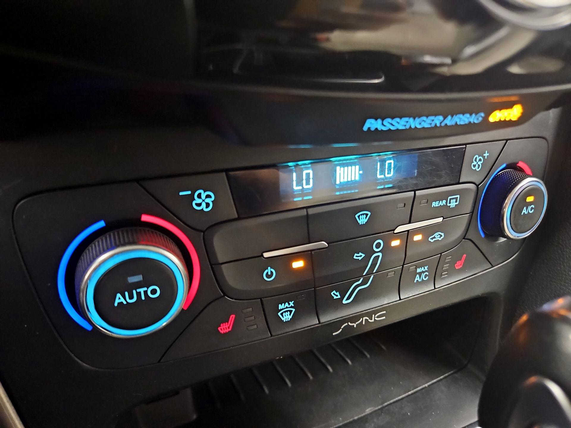Thumbnail: 2016 Ford Focus - 16