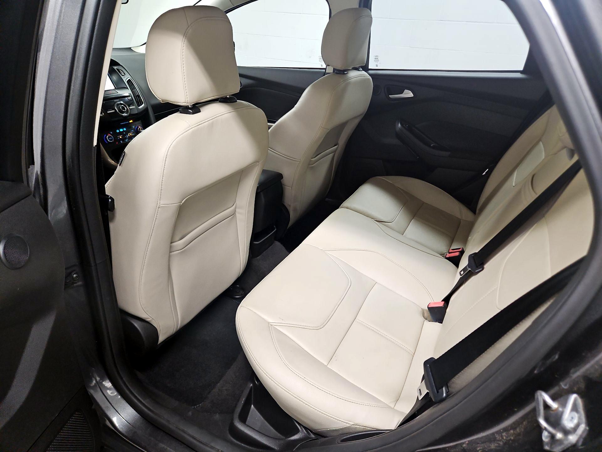 Thumbnail: 2016 Ford Focus - 19