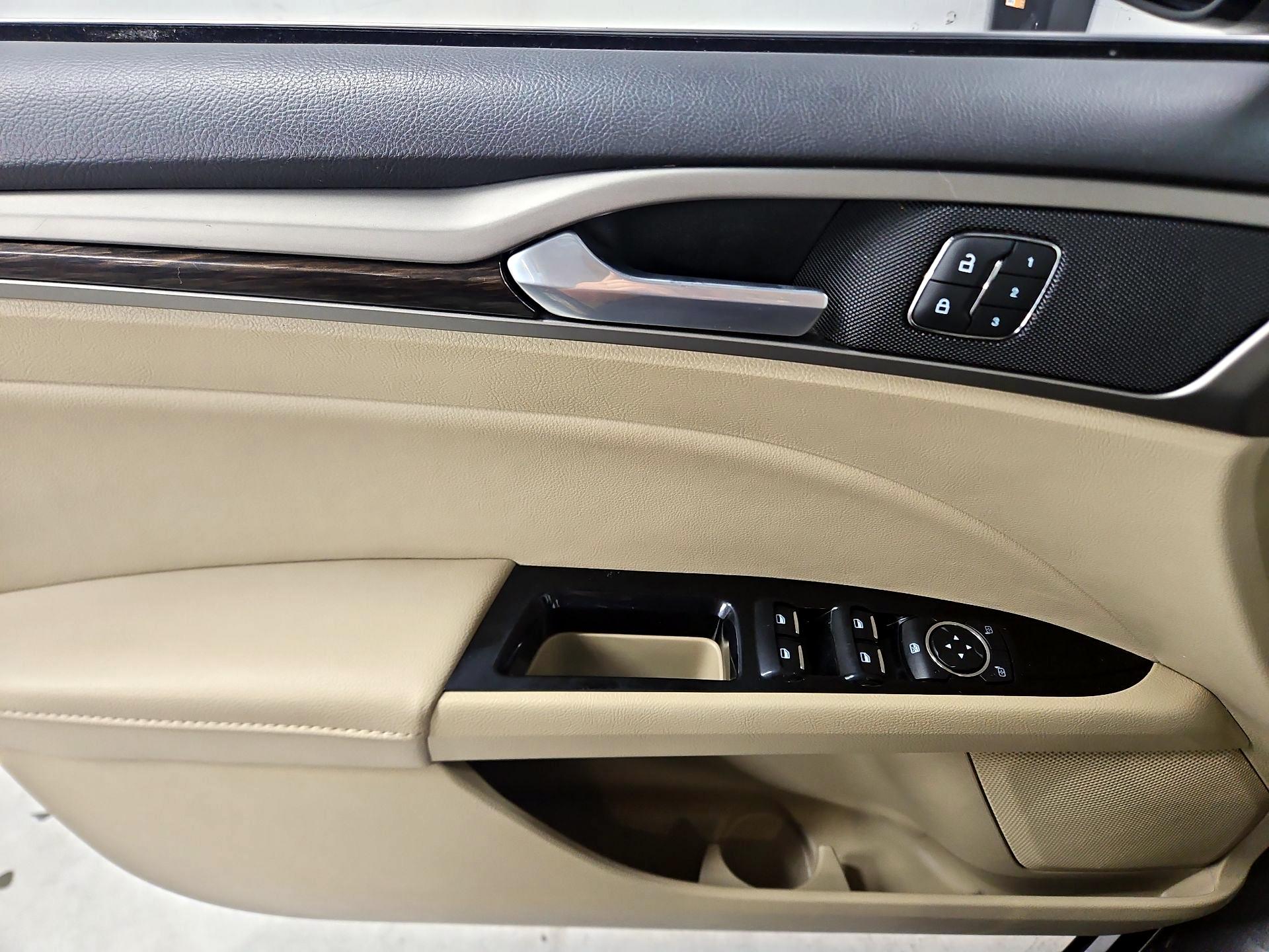 Thumbnail: 2014 Ford Fusion - 12