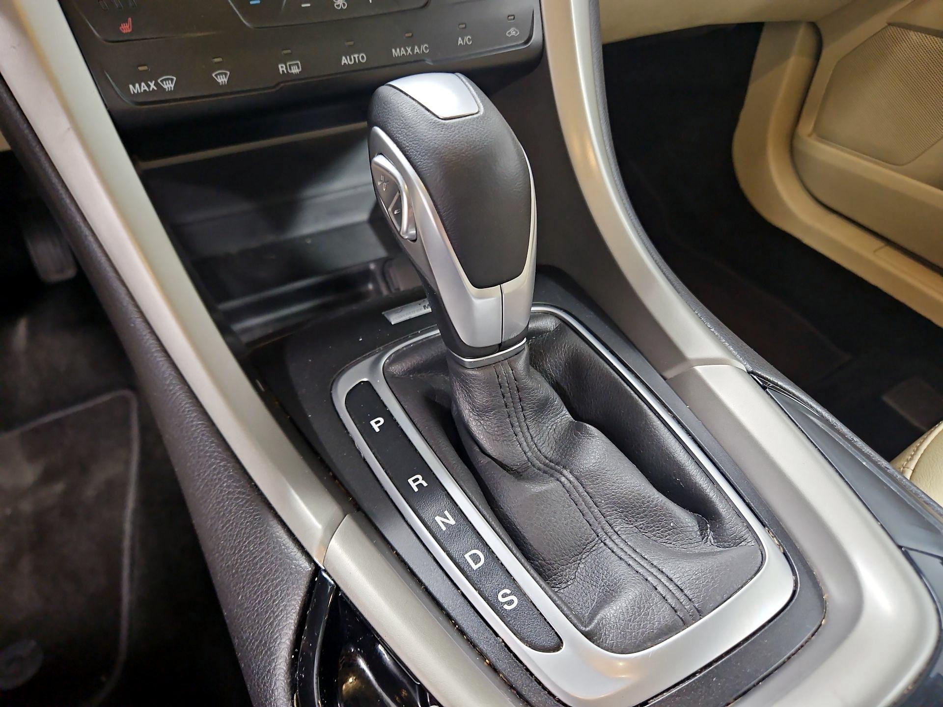 Thumbnail: 2014 Ford Fusion - 17
