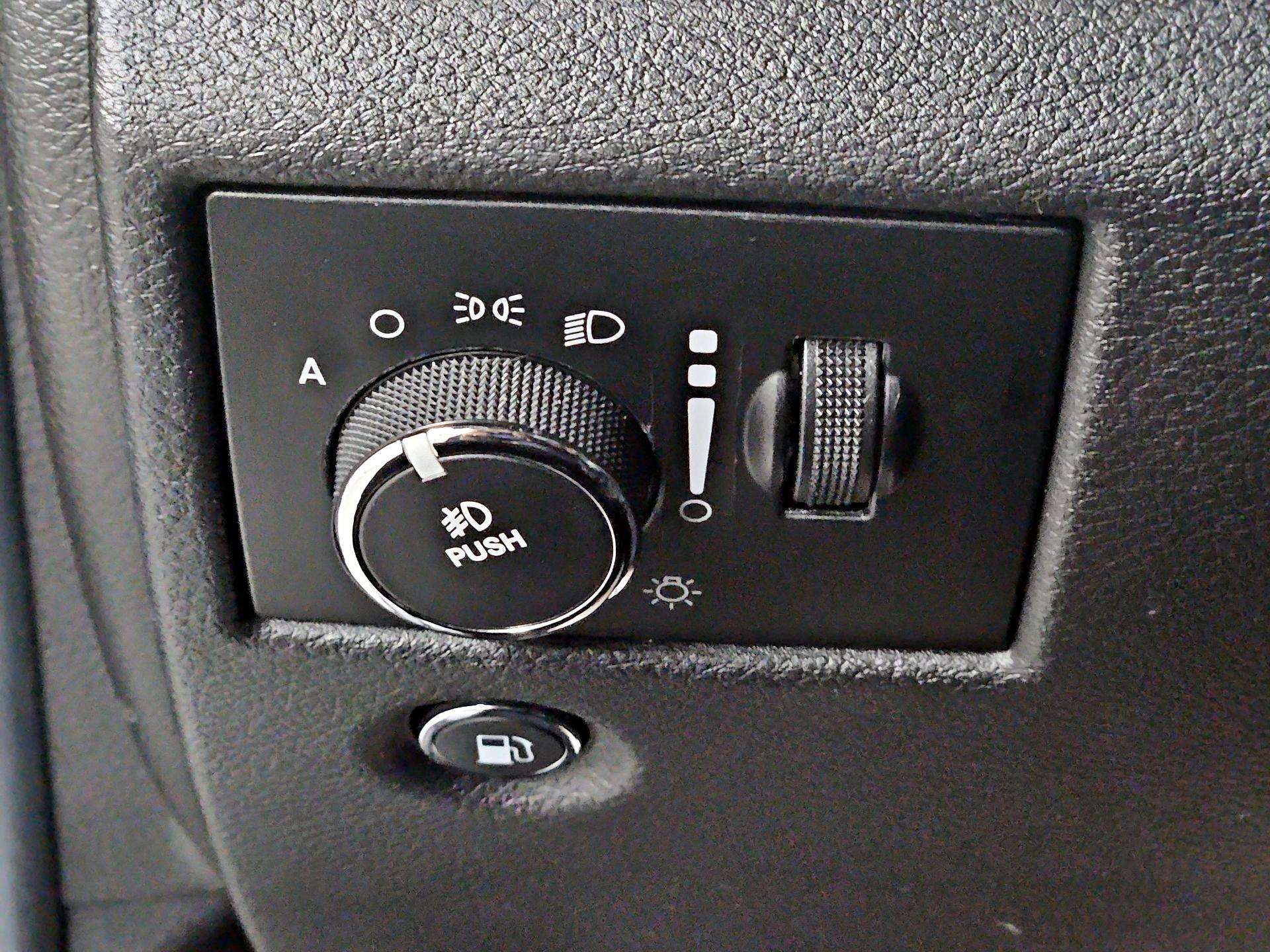 Thumbnail: 2014 Jeep Grand Cherokee - 13