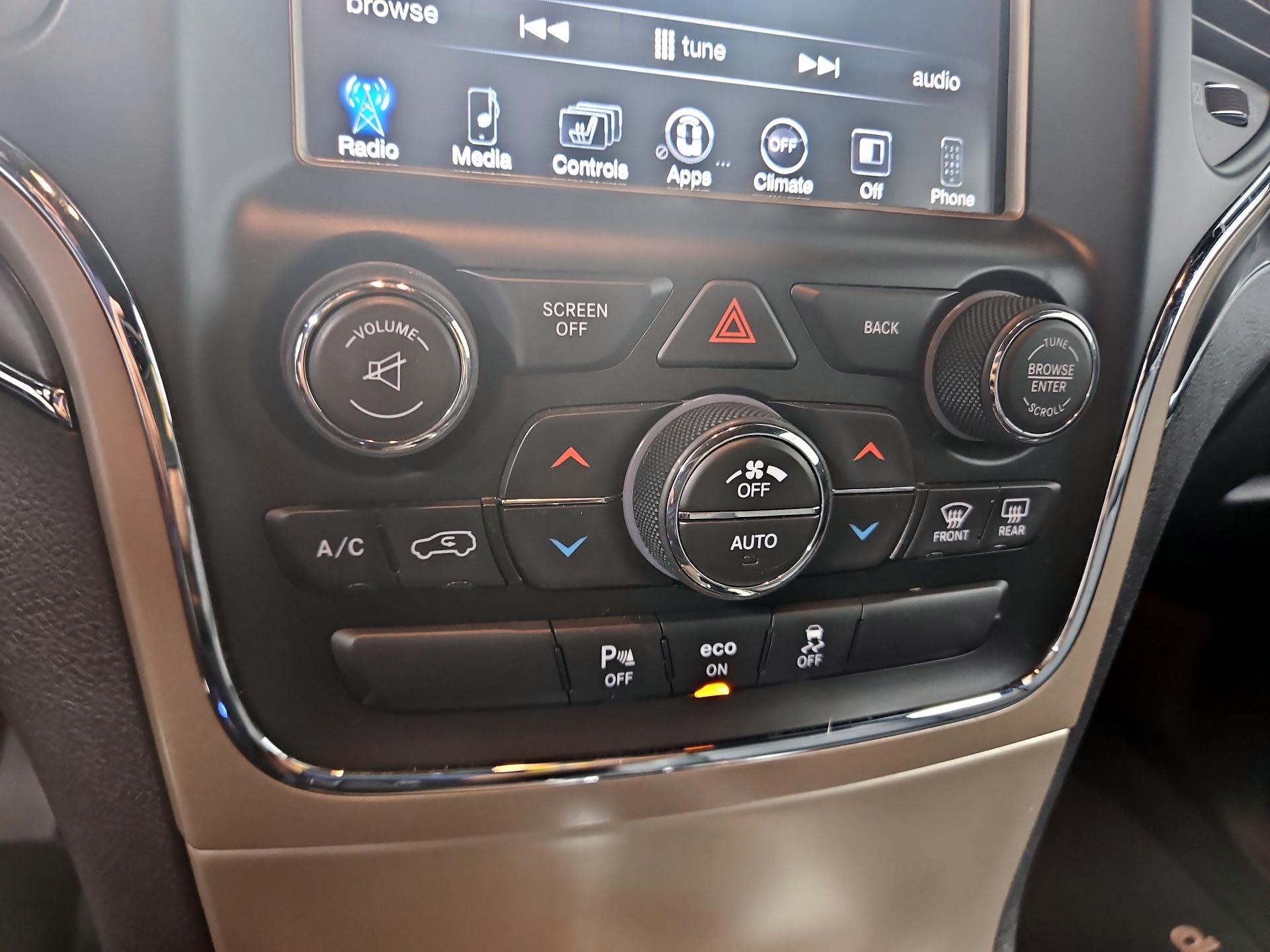 Thumbnail: 2014 Jeep Grand Cherokee - 16