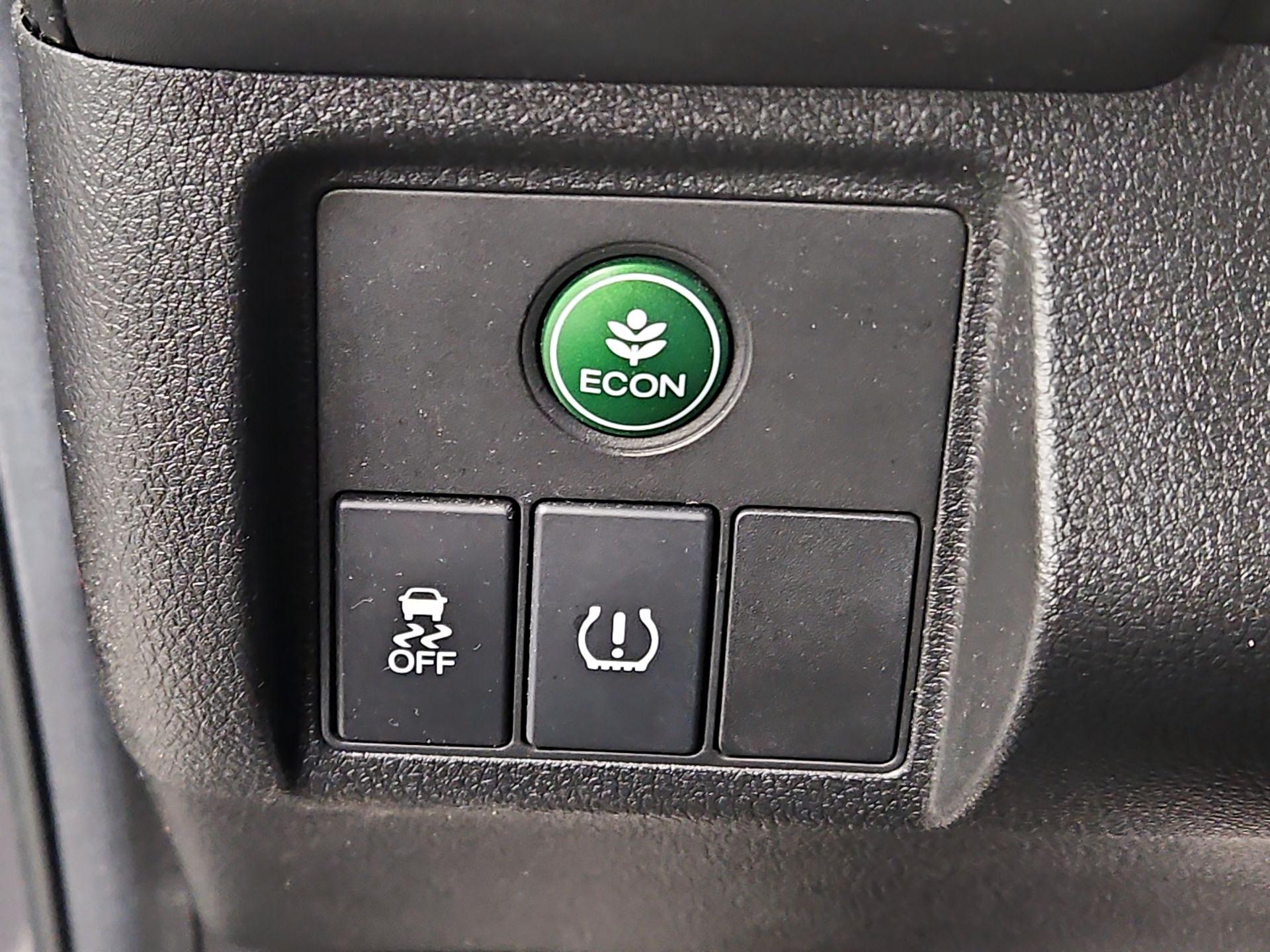 Thumbnail: 2016 Honda HR-V - 13