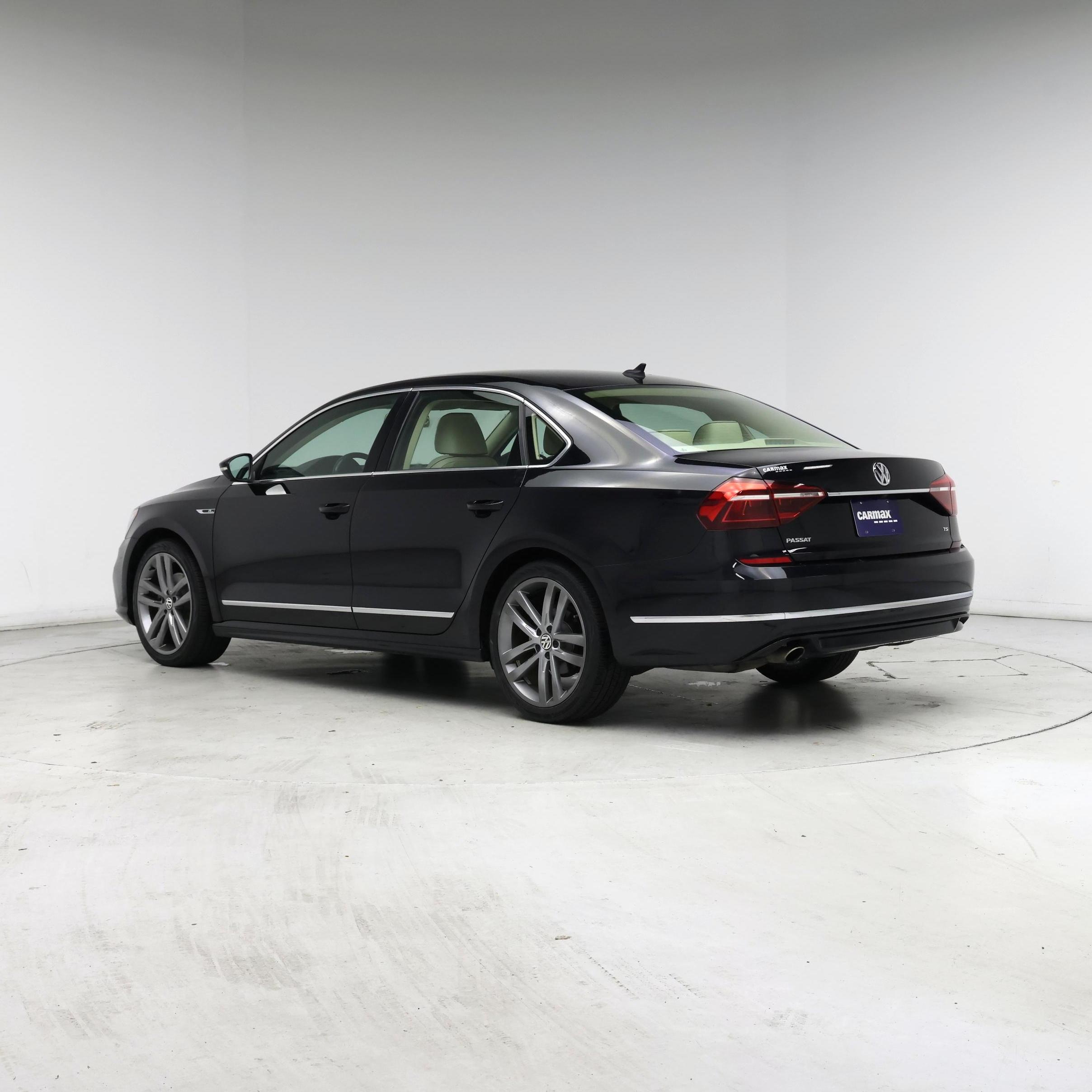 Thumbnail: 2017 Volkswagen Passat - 2