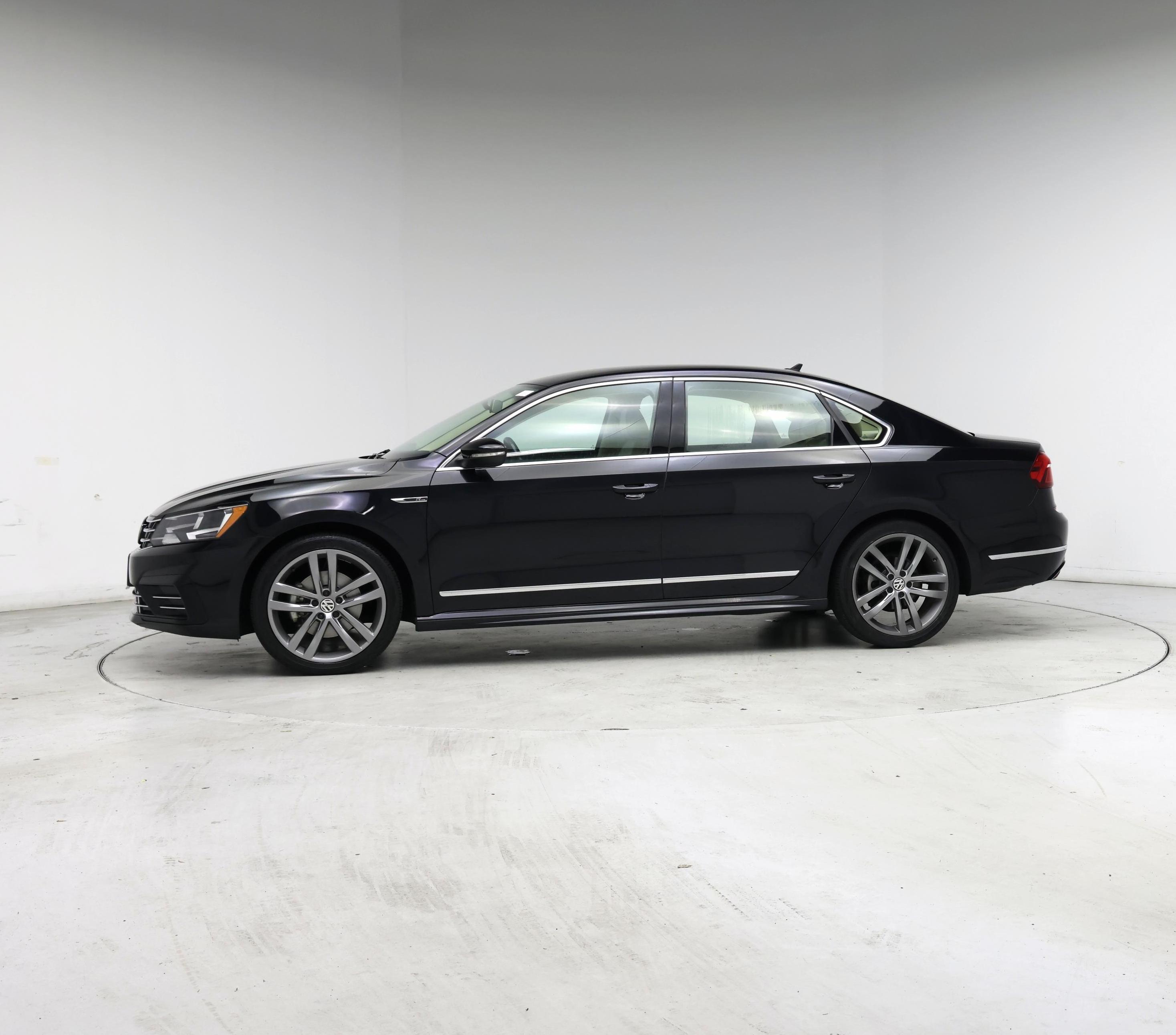 Thumbnail: 2017 Volkswagen Passat - 3