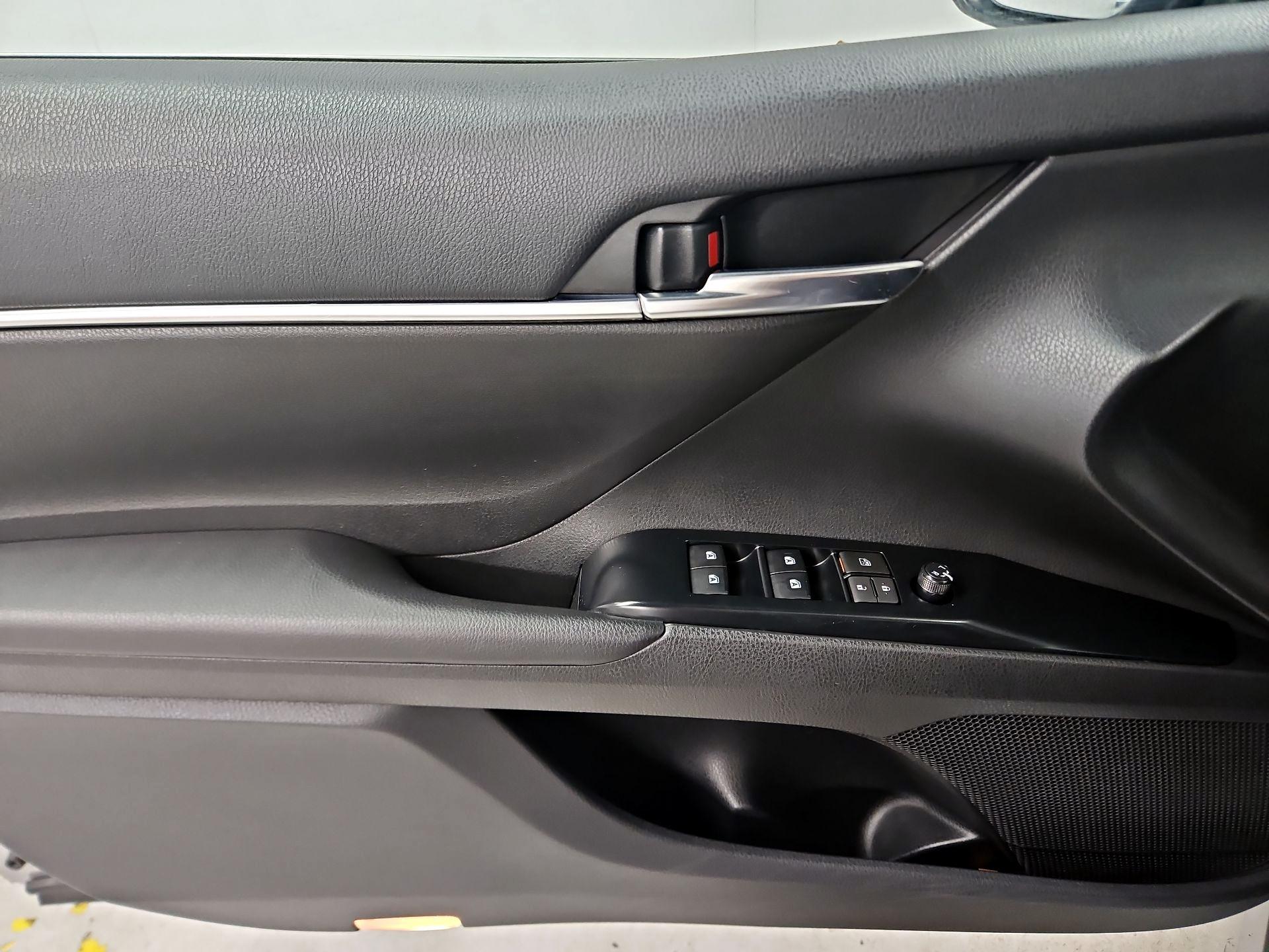 Thumbnail: 2019 Toyota Camry - 12