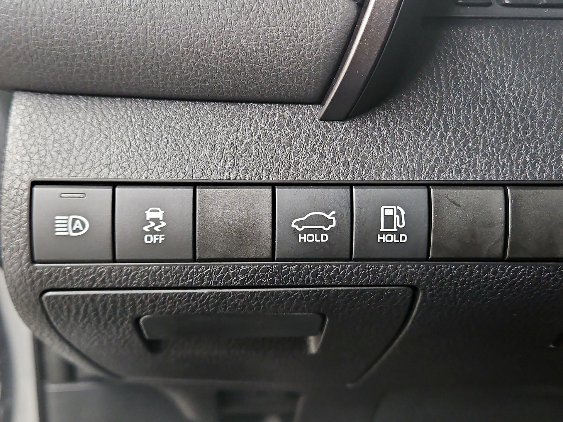 Thumbnail: 2019 Toyota Camry - 13