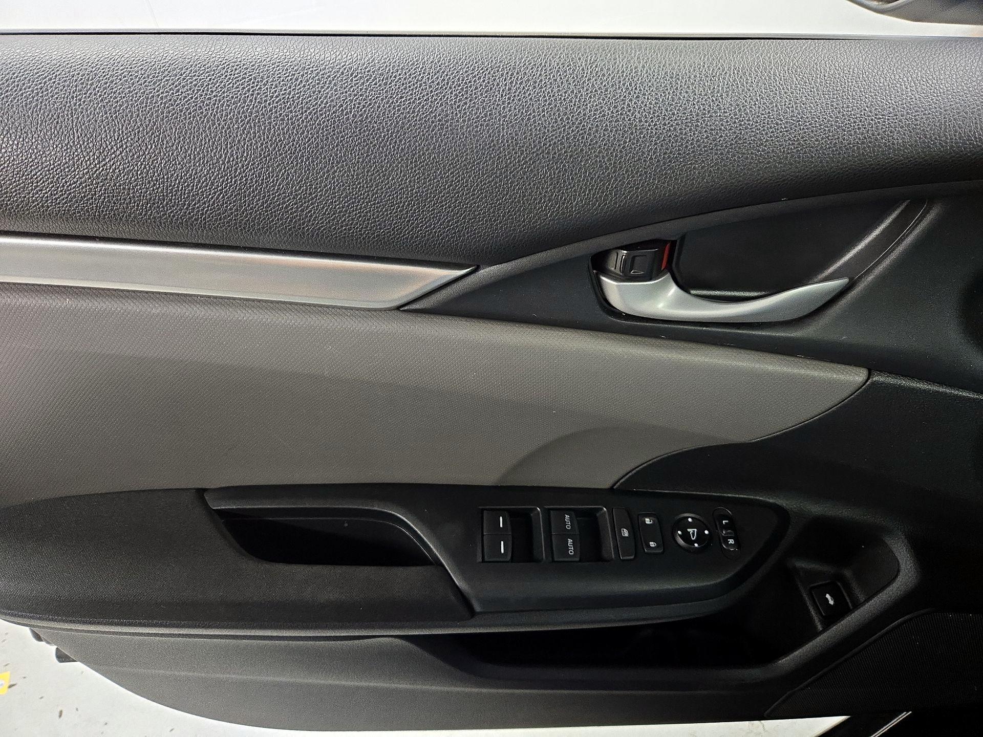 Thumbnail: 2016 Honda Civic - 12