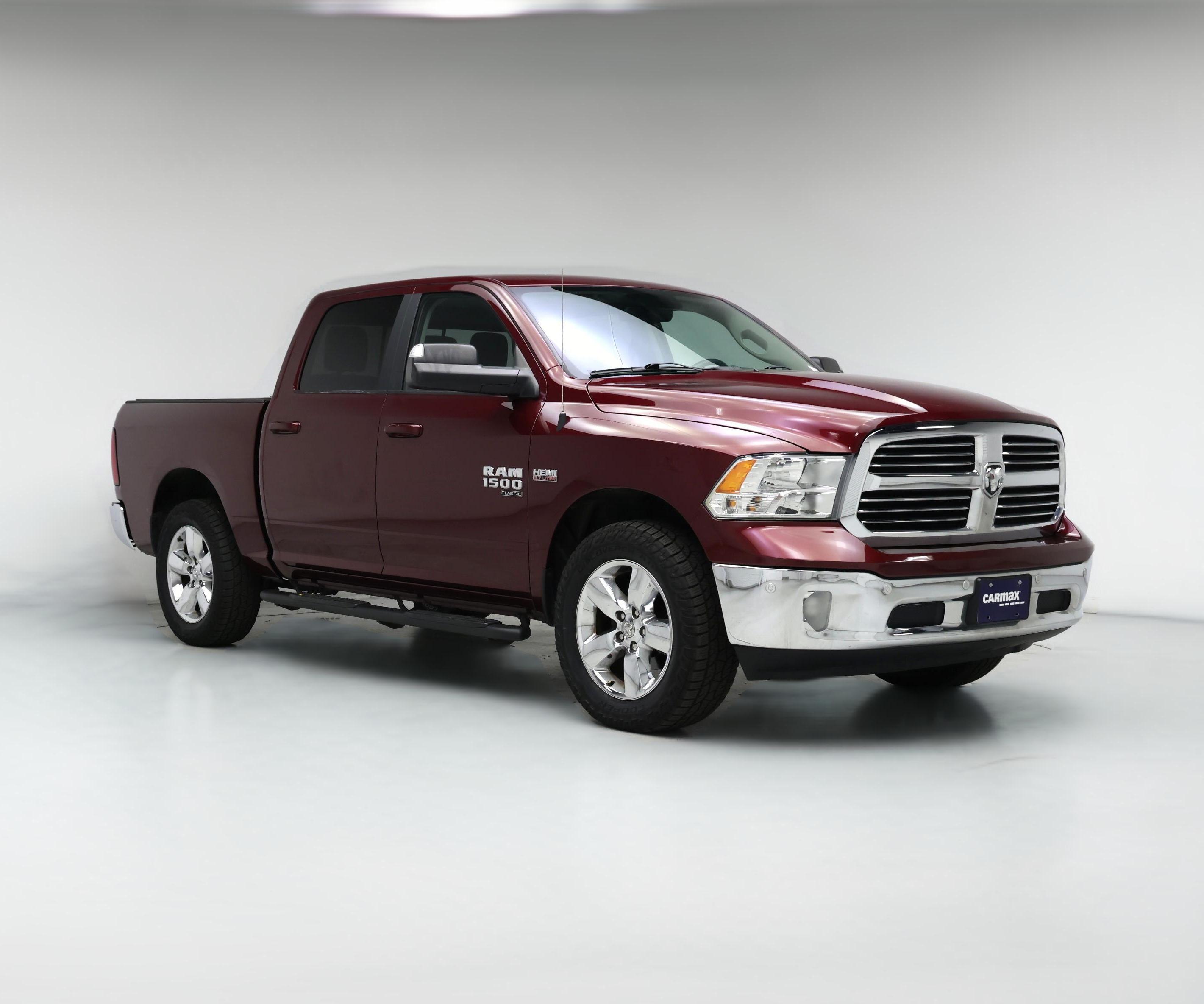 Thumbnail: 2019 RAM 1500 Classic - 1