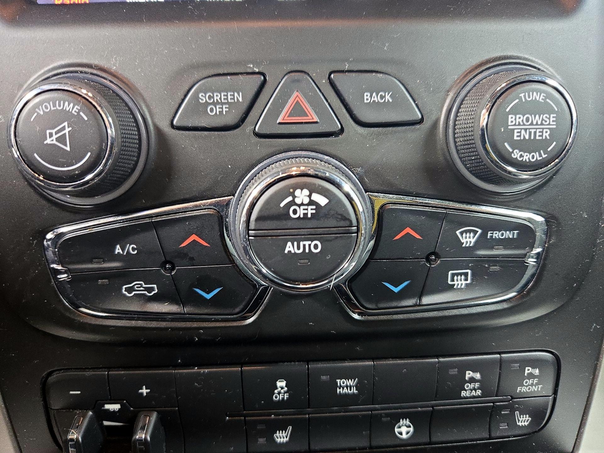 Thumbnail: 2019 RAM 1500 Classic - 16
