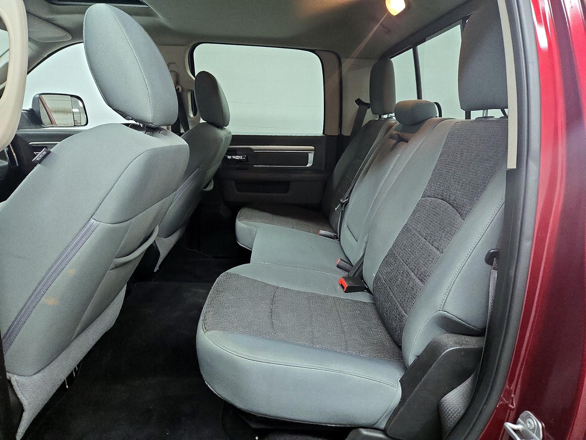 Thumbnail: 2019 RAM 1500 Classic - 19