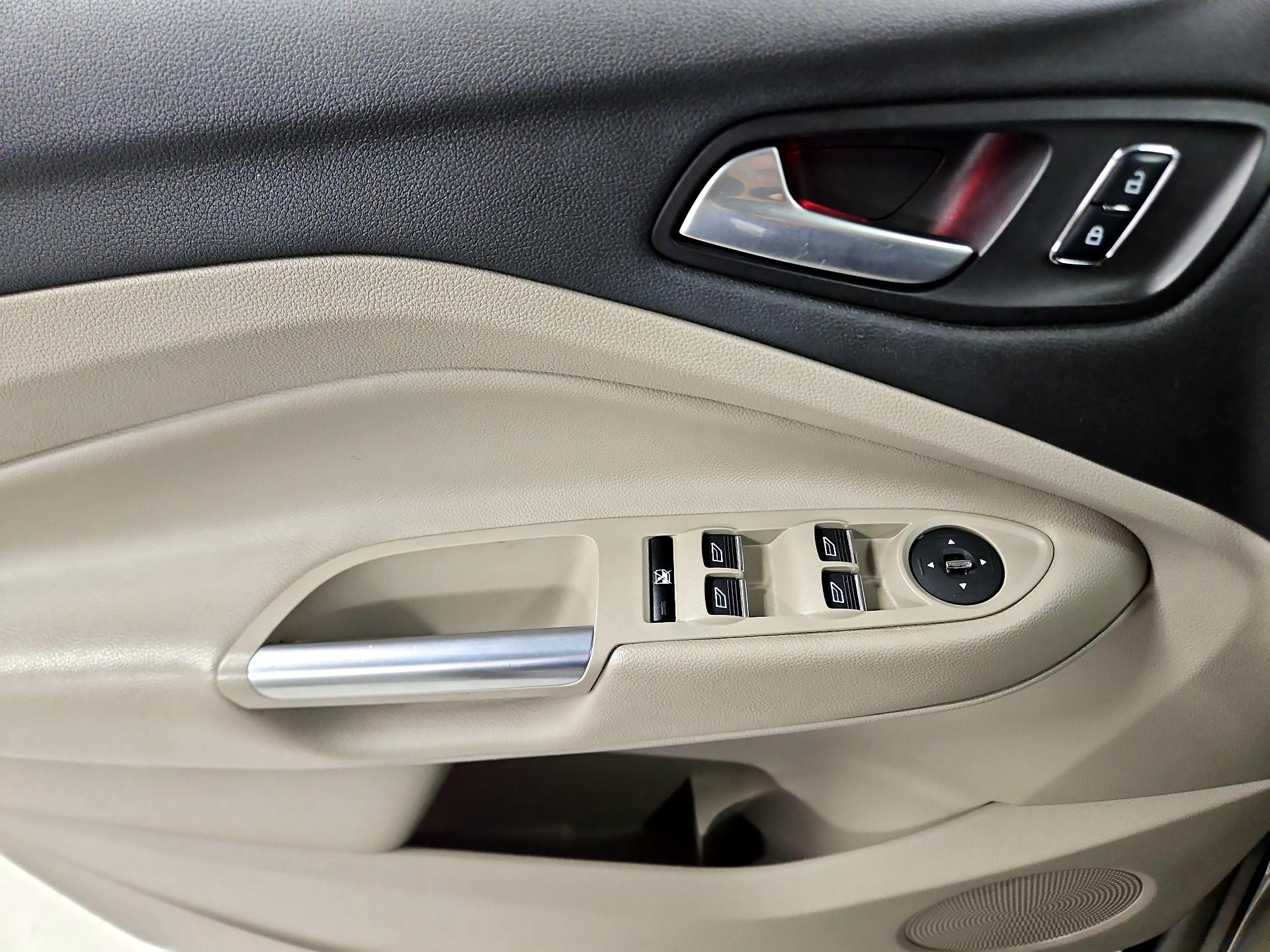 Thumbnail: 2015 Ford C-Max - 12