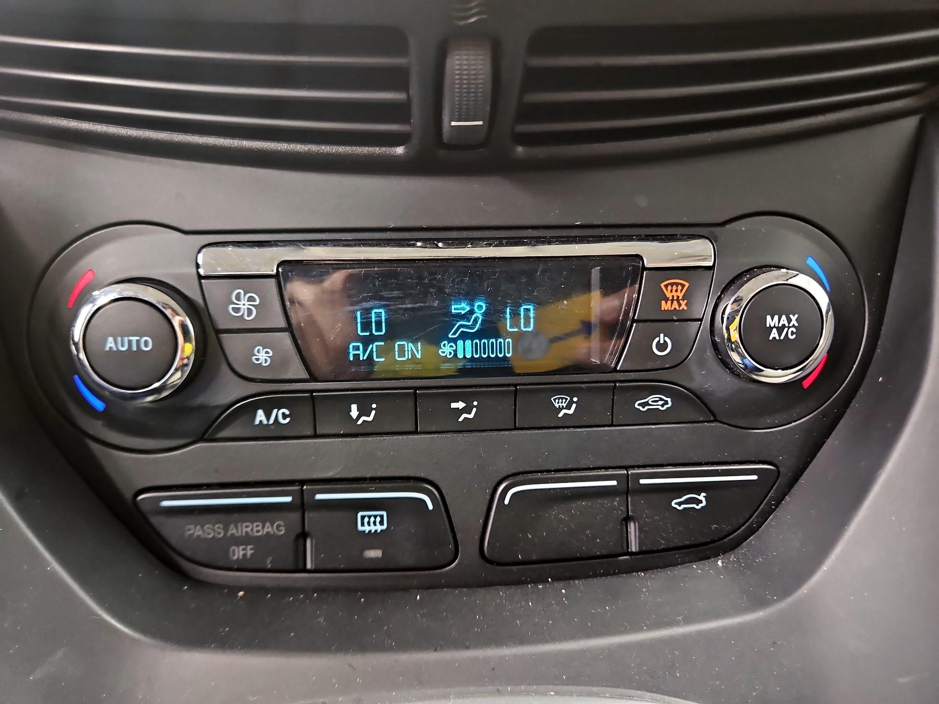 Thumbnail: 2015 Ford C-Max - 15