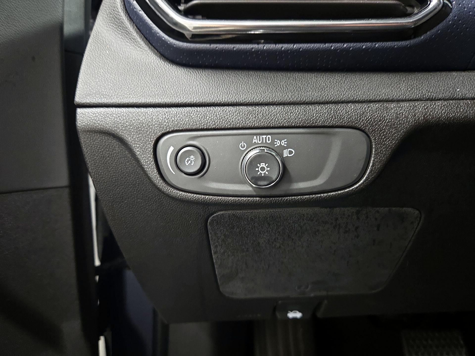 Thumbnail: 2023 Chevrolet Bolt EUV - 13
