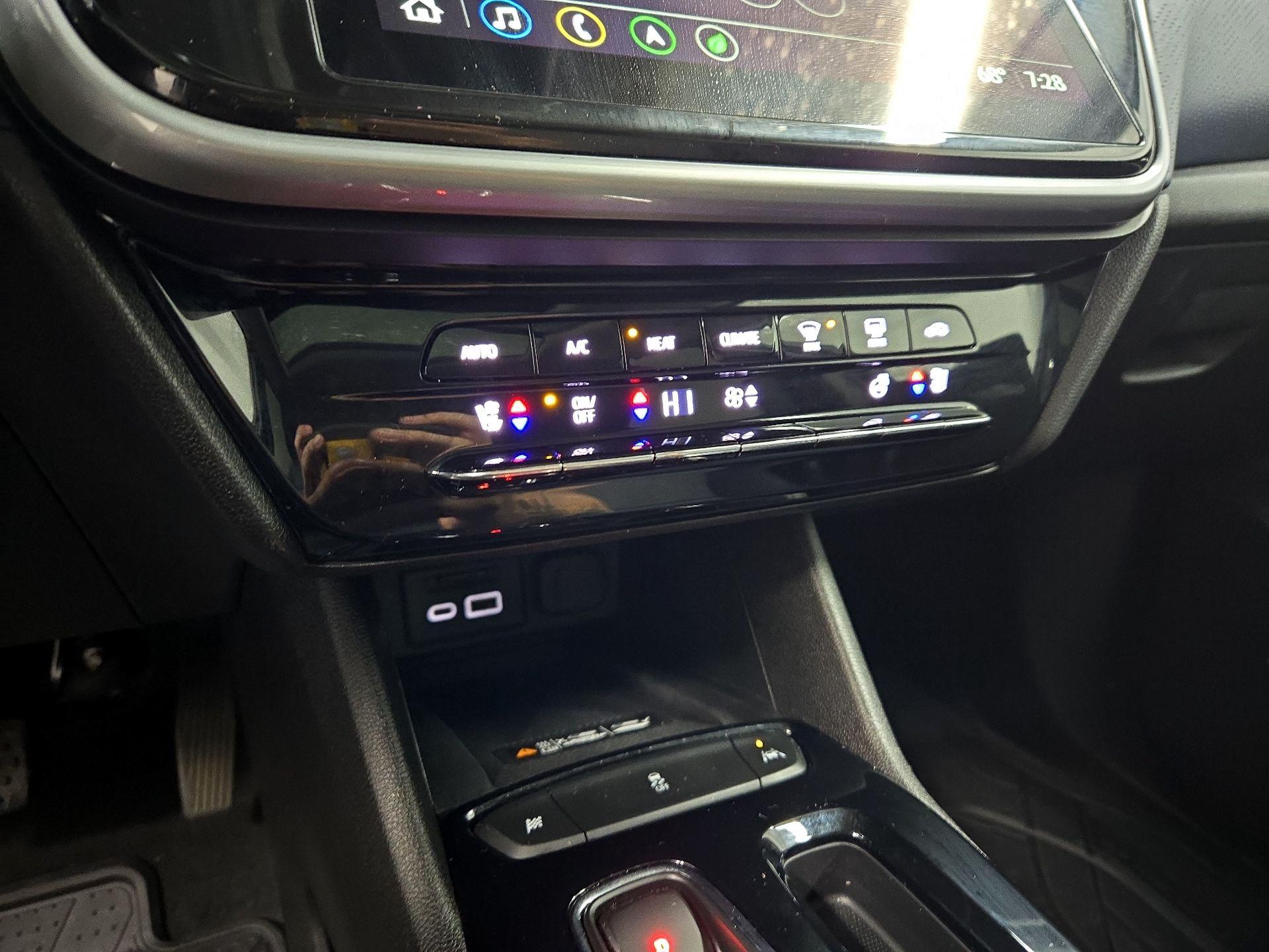 Thumbnail: 2023 Chevrolet Bolt EUV - 17
