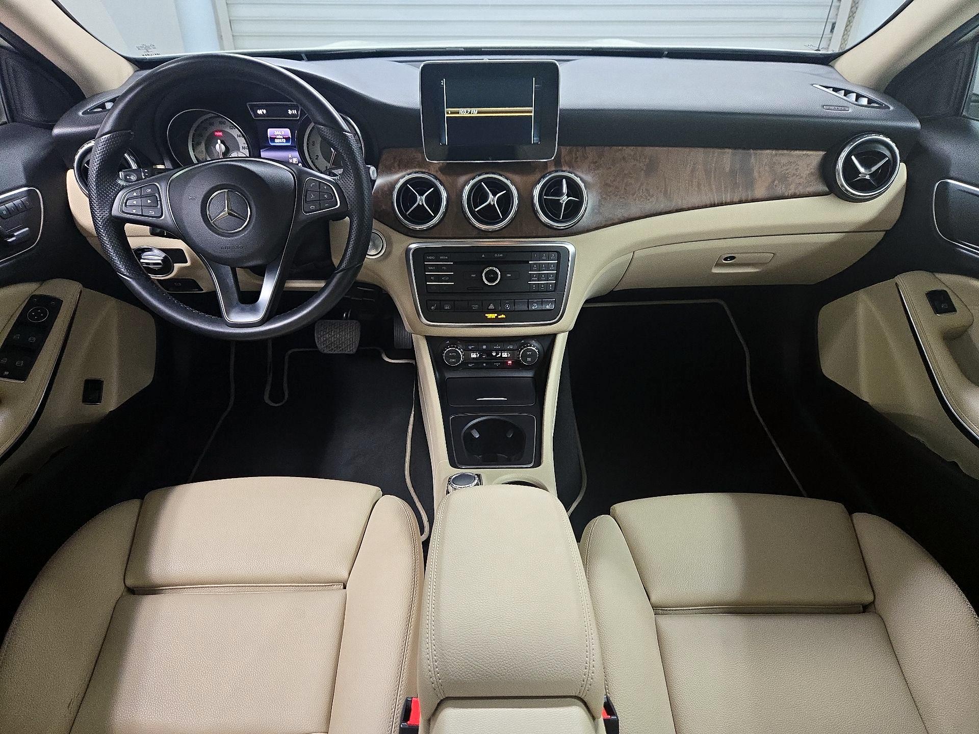 Thumbnail: 2016 Mercedes-Benz GLA - 9