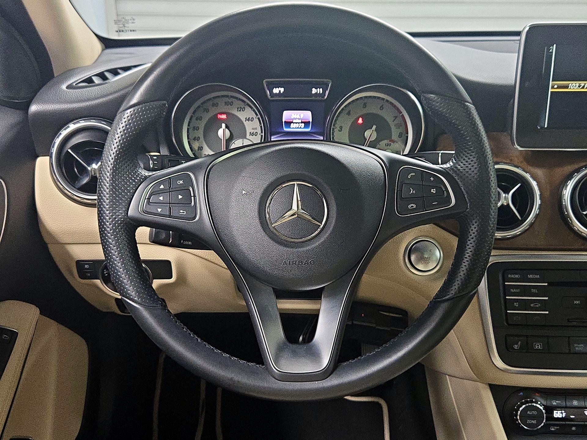 Thumbnail: 2016 Mercedes-Benz GLA - 10