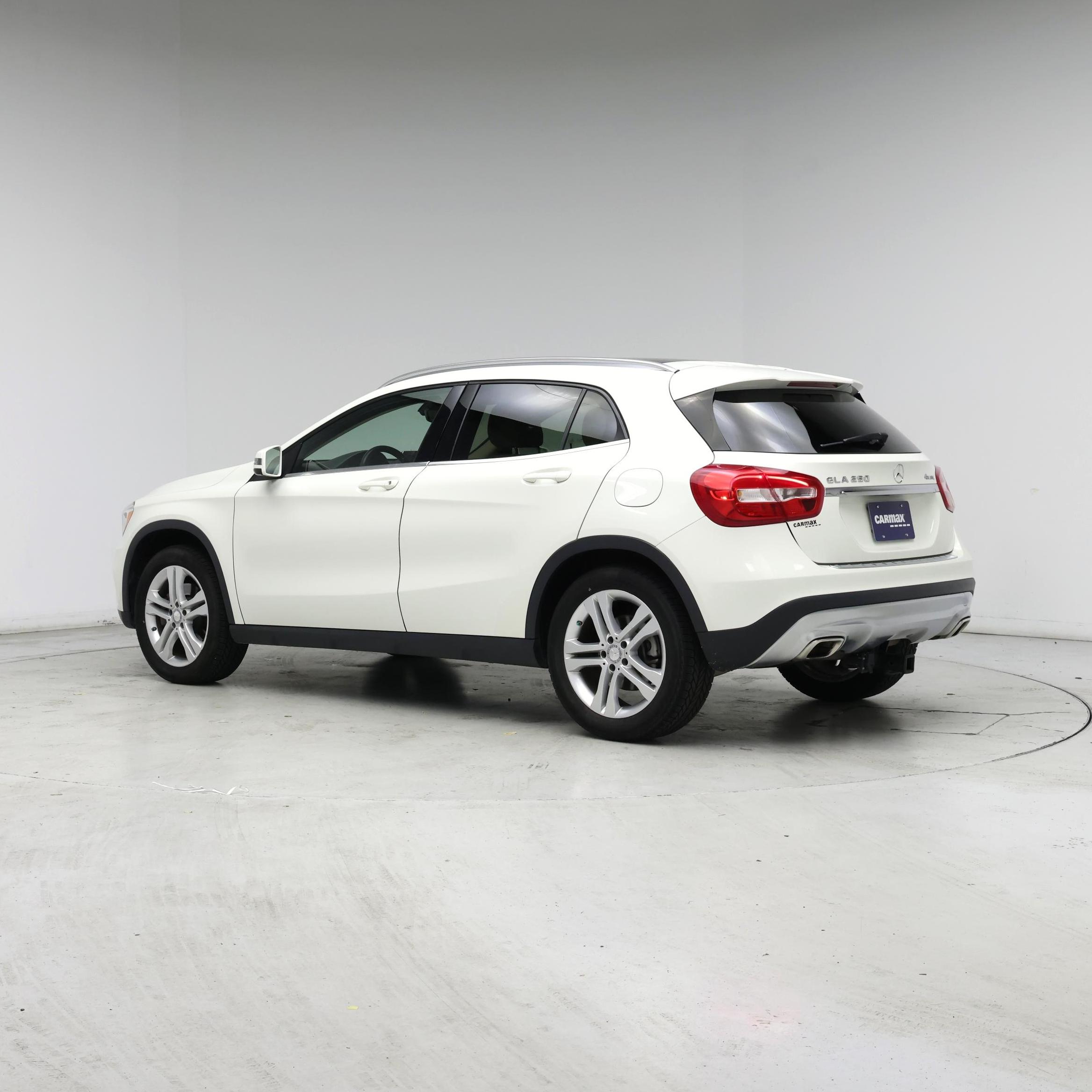 Thumbnail: 2016 Mercedes-Benz GLA - 2