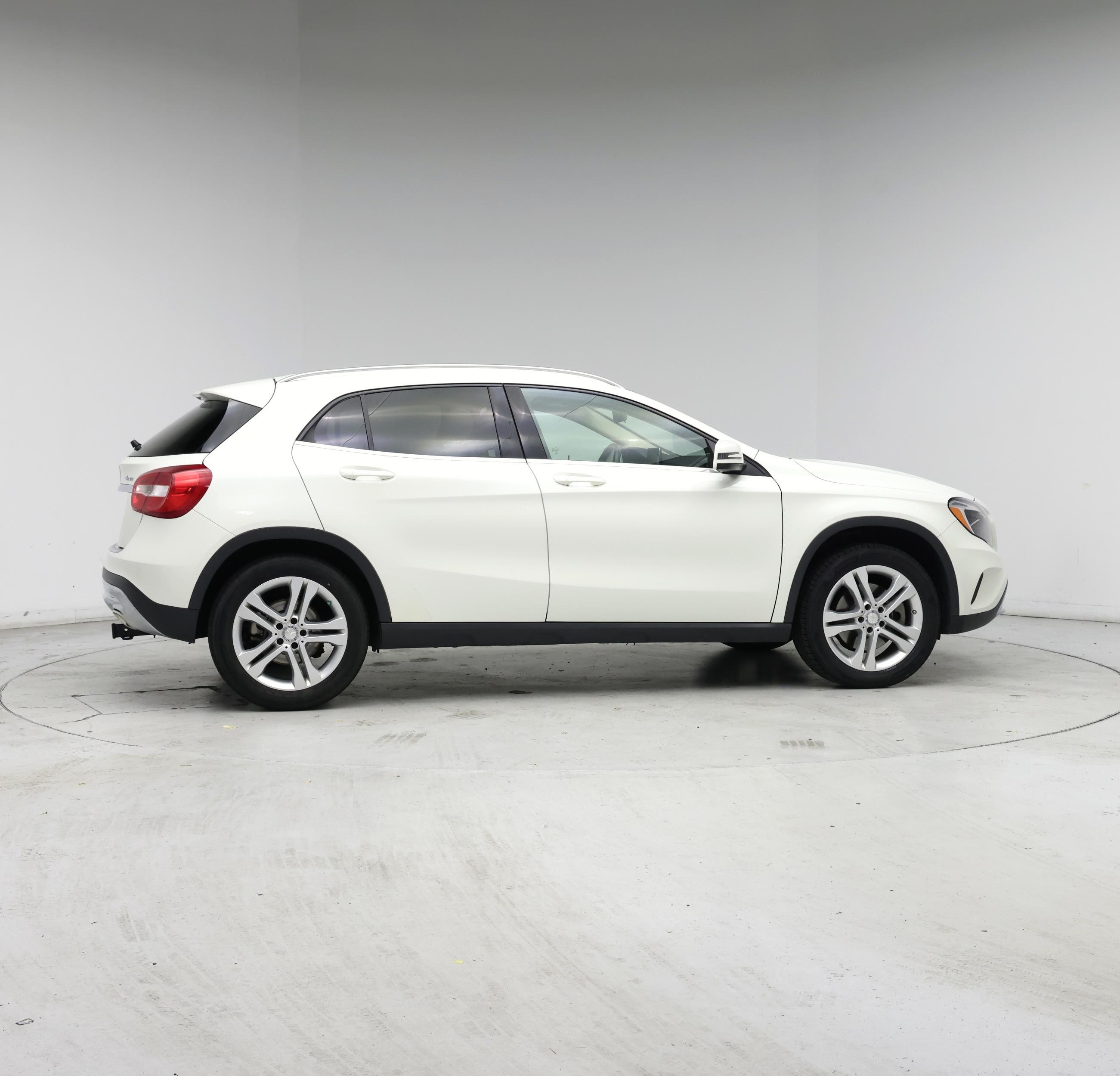 Thumbnail: 2016 Mercedes-Benz GLA - 7