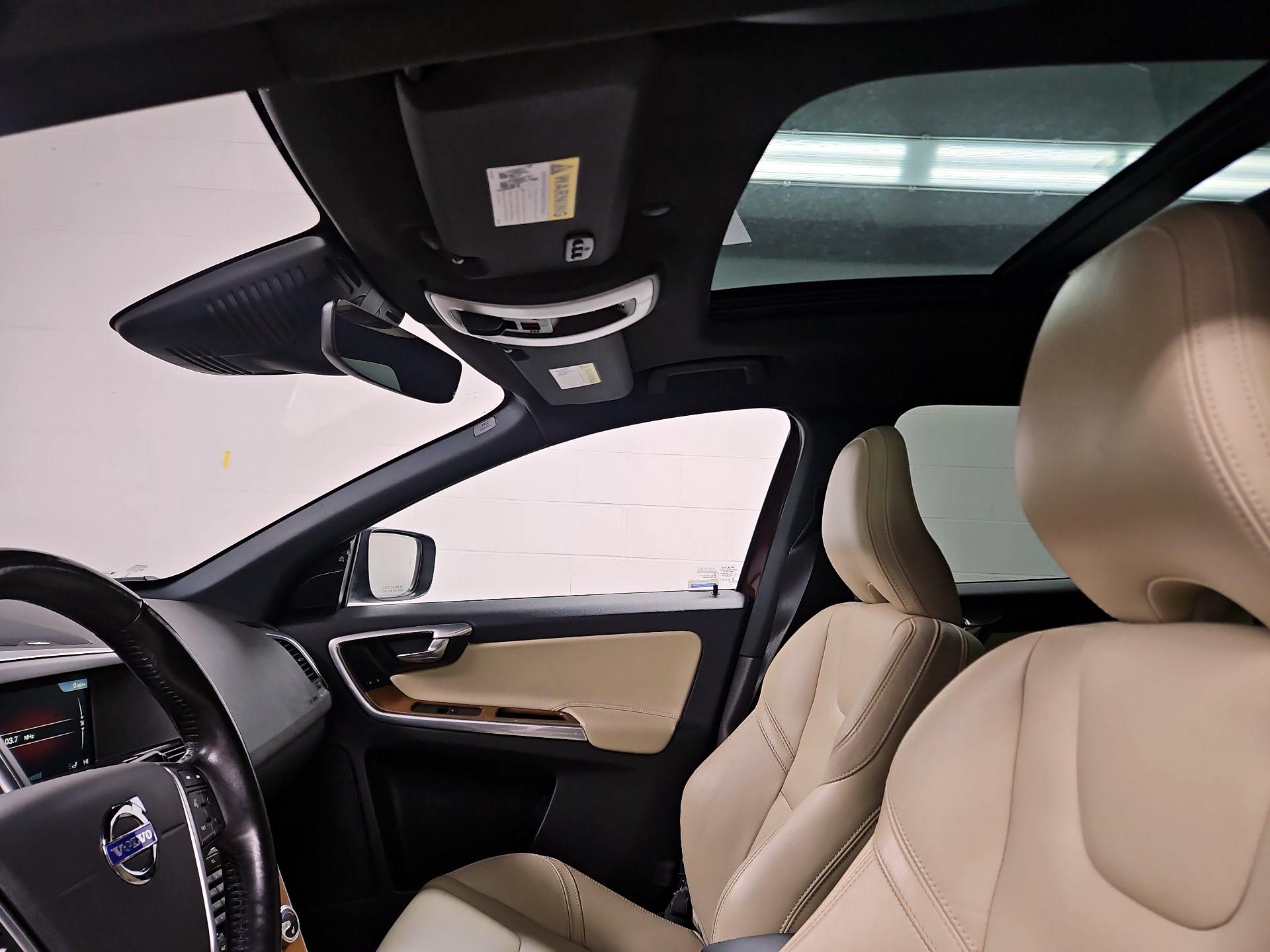 Thumbnail: 2016 Volvo XC60 - 20