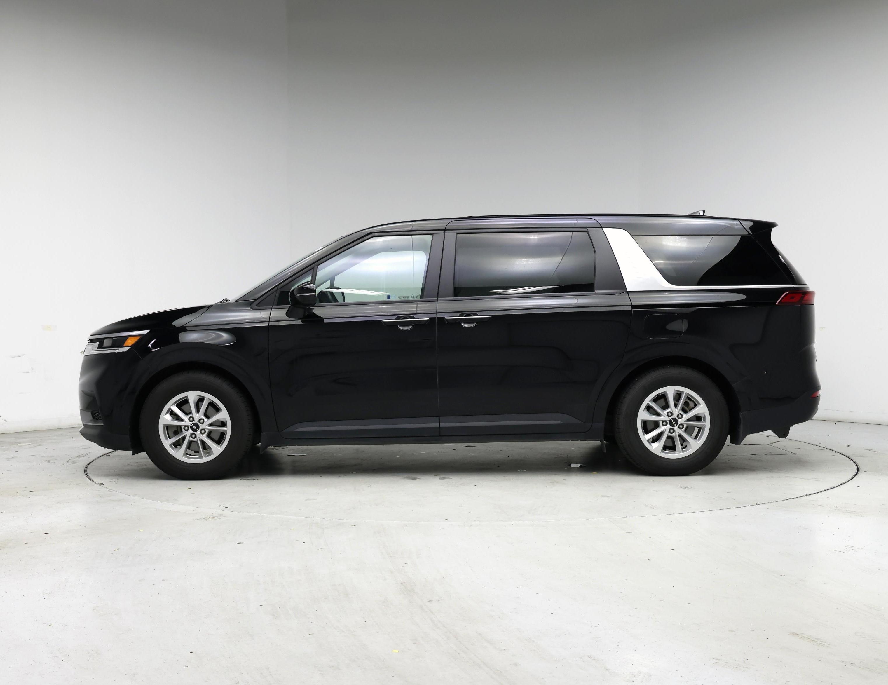 Thumbnail: 2022 Kia Carnival - 3