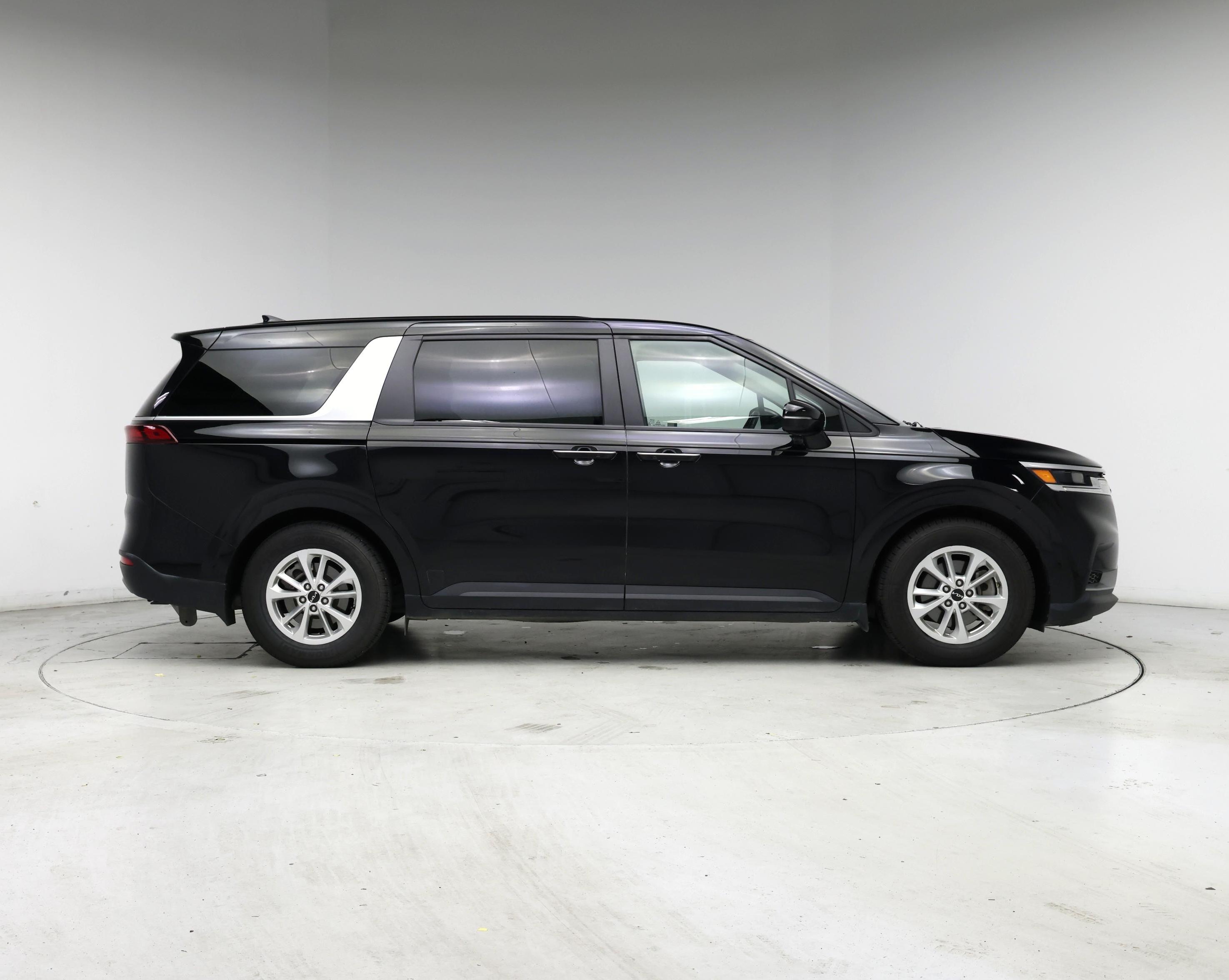Thumbnail: 2022 Kia Carnival - 7