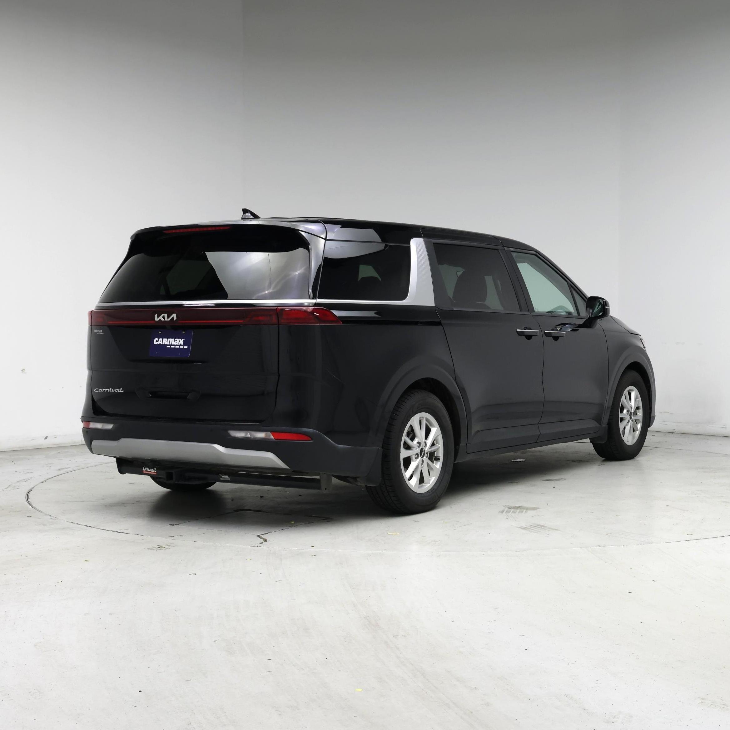 Thumbnail: 2022 Kia Carnival - 8